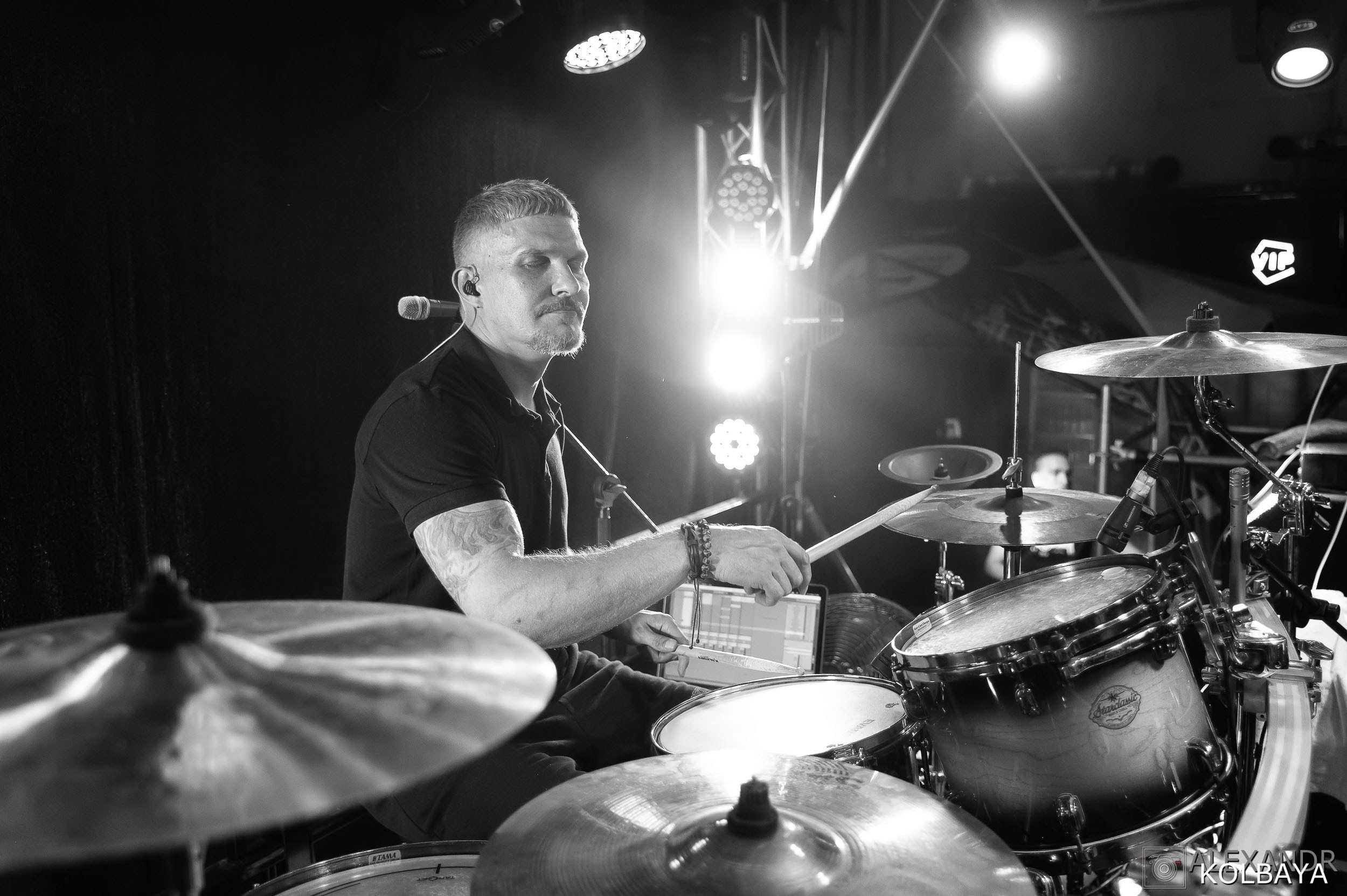 Фоторепортаж с мэшап концерта группы Черный Обелиск 4 июля 2024 года. Концертный и театральный репортажный фотограф в Москве Александр Колбая