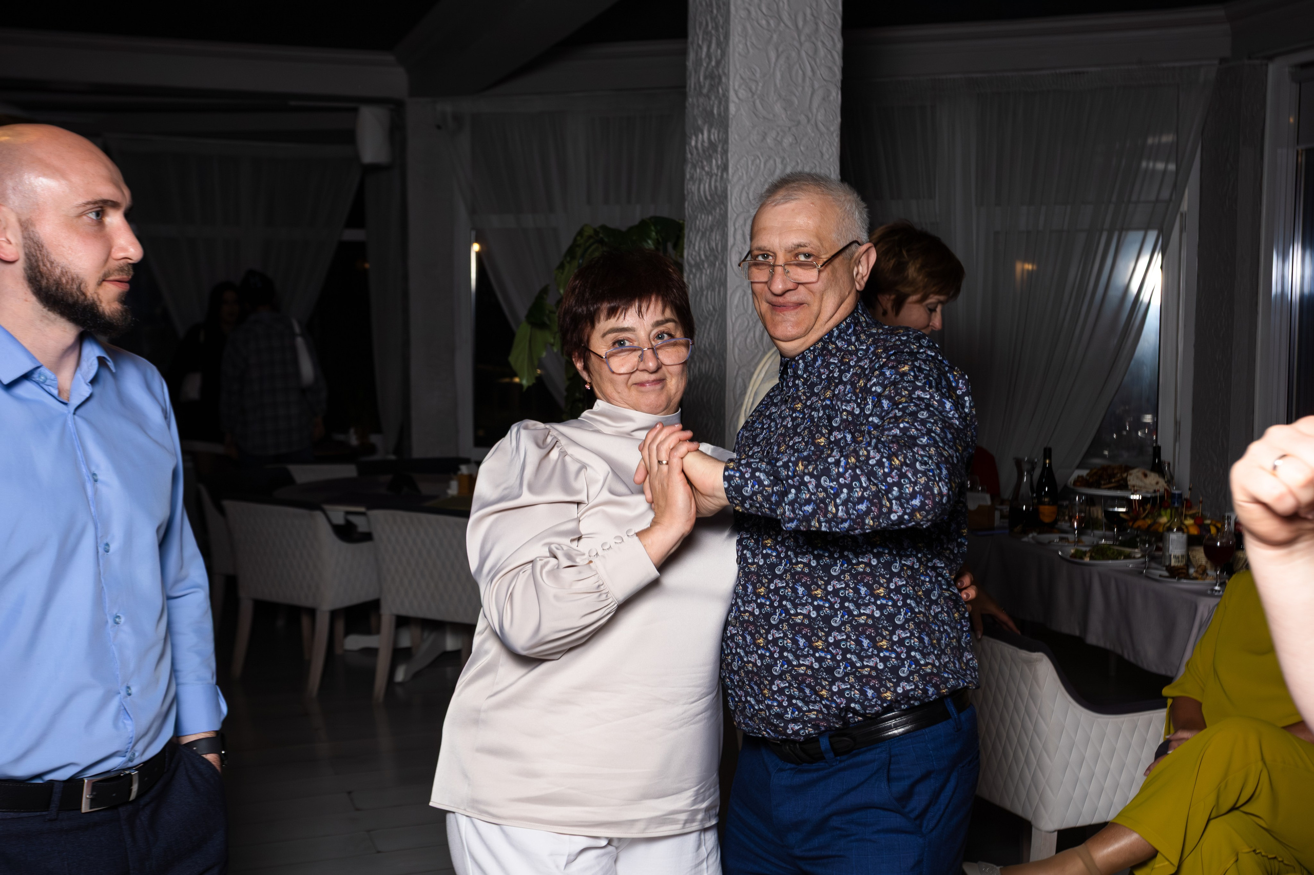 Юбилей в кафе «Парус». Репортажный фотограф Анапа