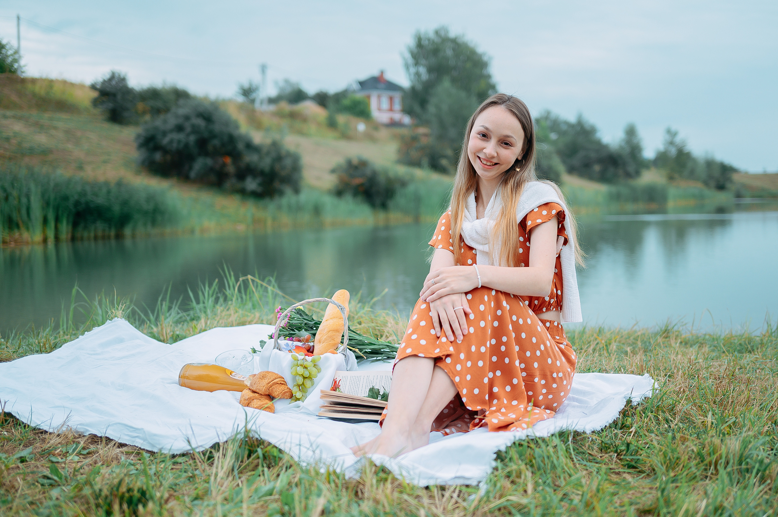 Август, Джейн Остин, Ксения Сергеевна и круассаны. Фотограф Александр Золотых