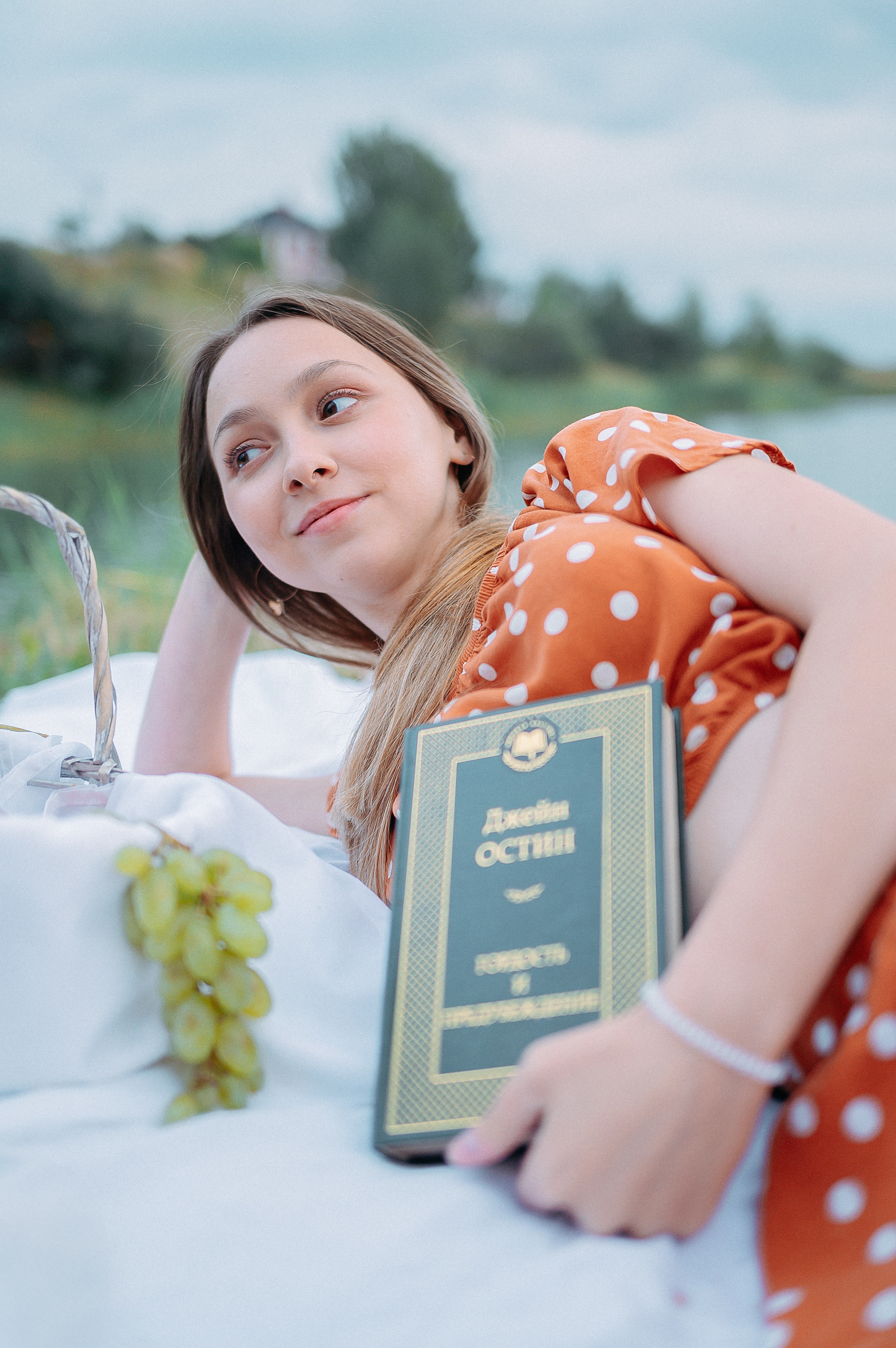 Август, Джейн Остин, Ксения Сергеевна и круассаны. Фотограф Александр Золотых