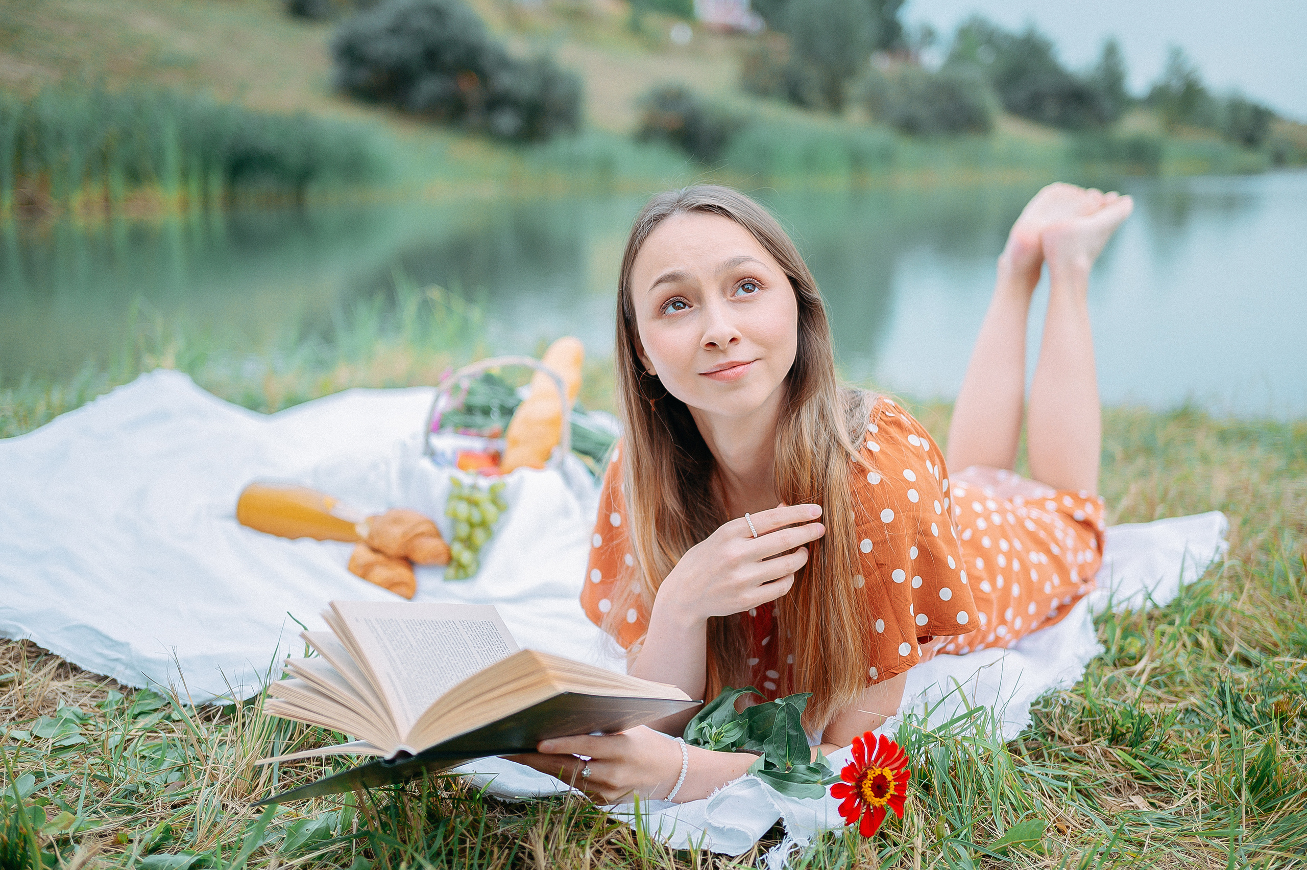 Август, Джейн Остин, Ксения Сергеевна и круассаны. Фотограф Александр Золотых