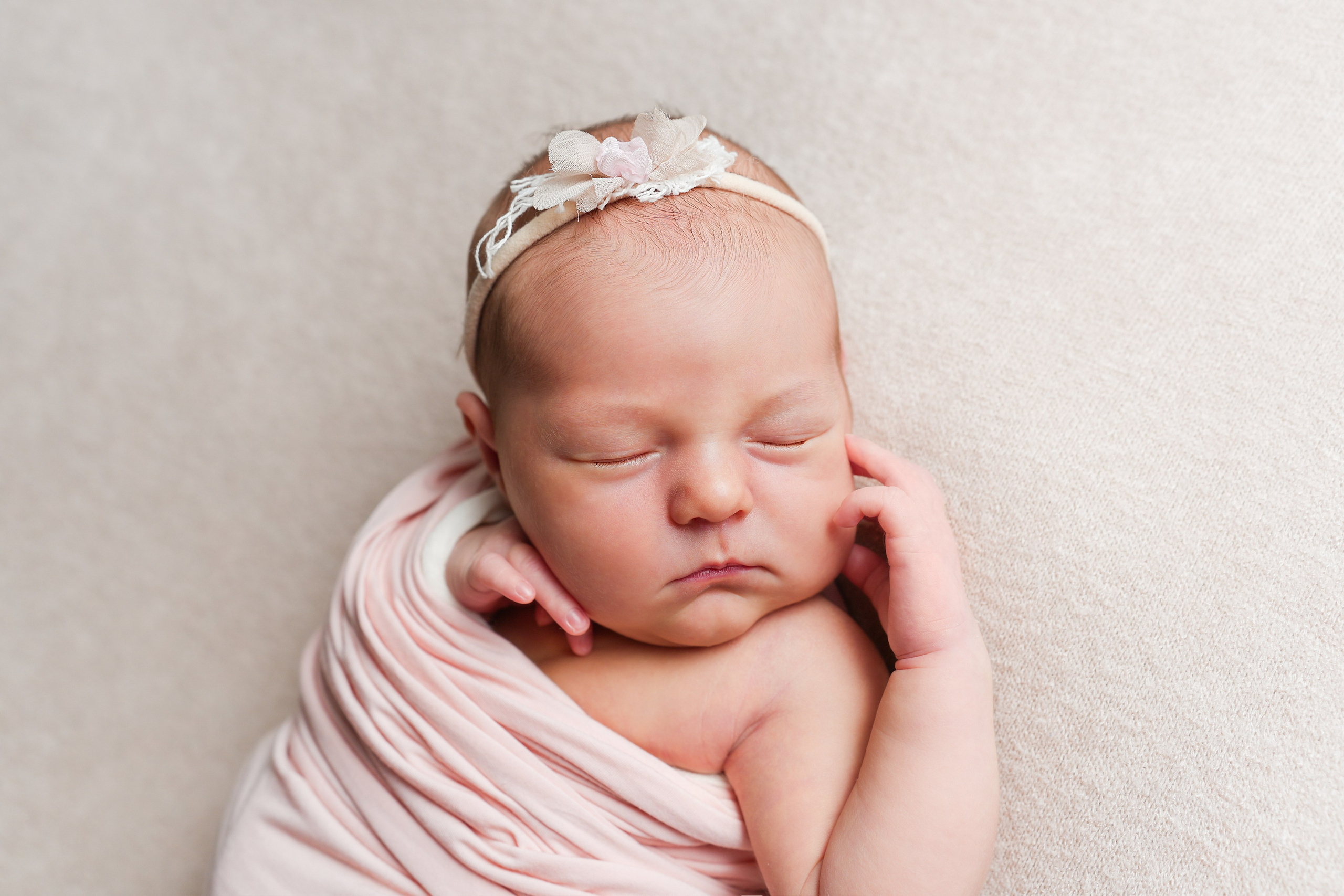 Newborn. Фотограф новорожденных и детский фотограф в Екатеринбурге Ксени