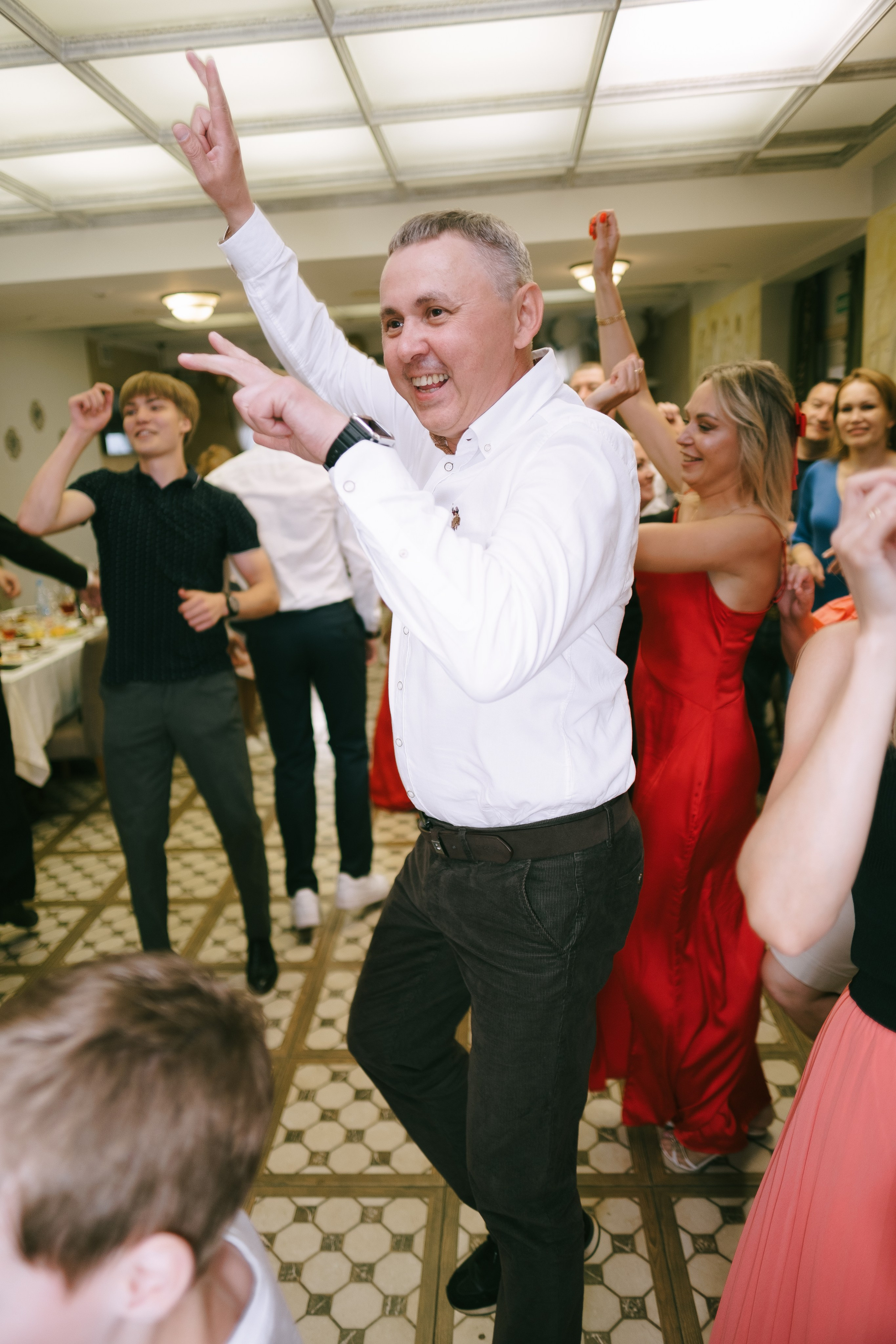 Выпускной школа 33. Свадебный и репортажной фотограф Денис Ожигин в Краснодаре и Краснодарском крае