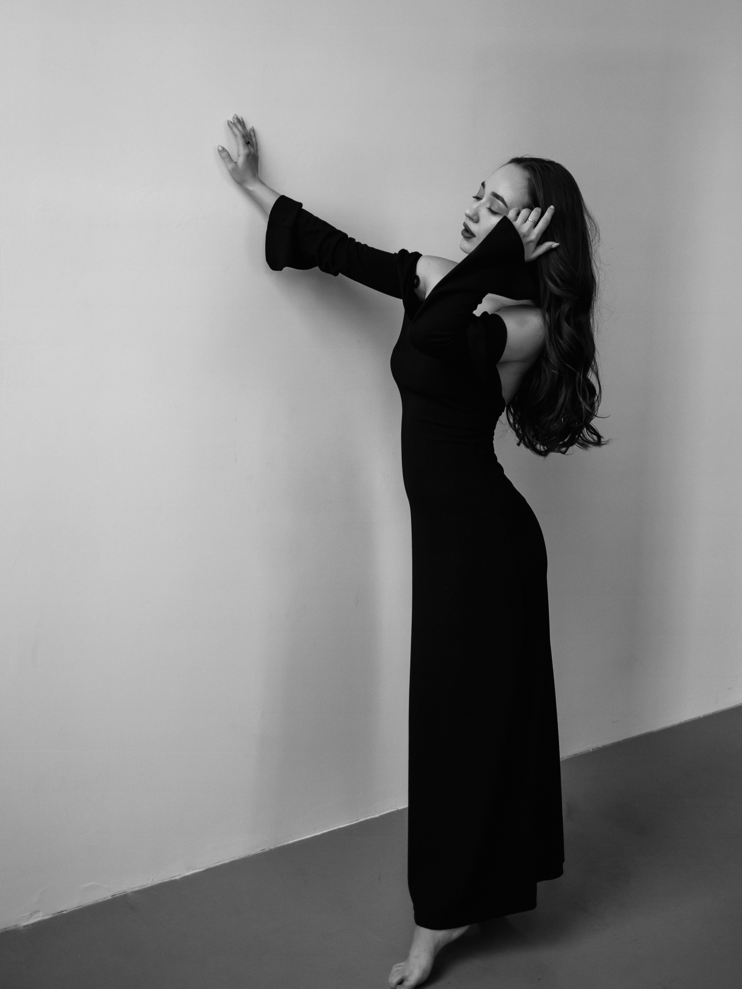 Минималистичная фотосессия в платье. Фотограф СПБ Засорина Юлия