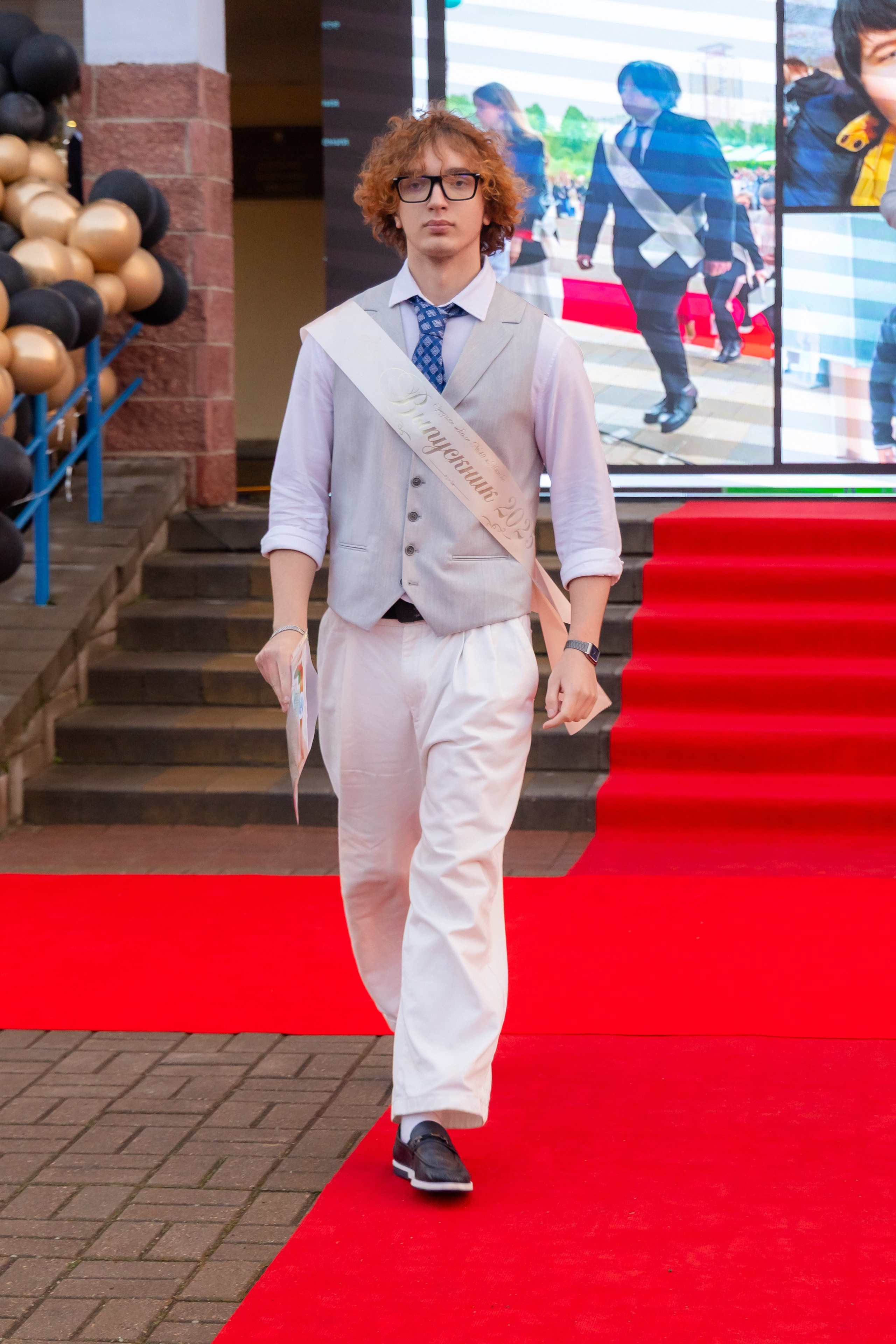 Школьный выпускной 2025 год в Минске, Беларуси. Свадебный фотограф в Минске/Беларуси Сергей Спиридонов