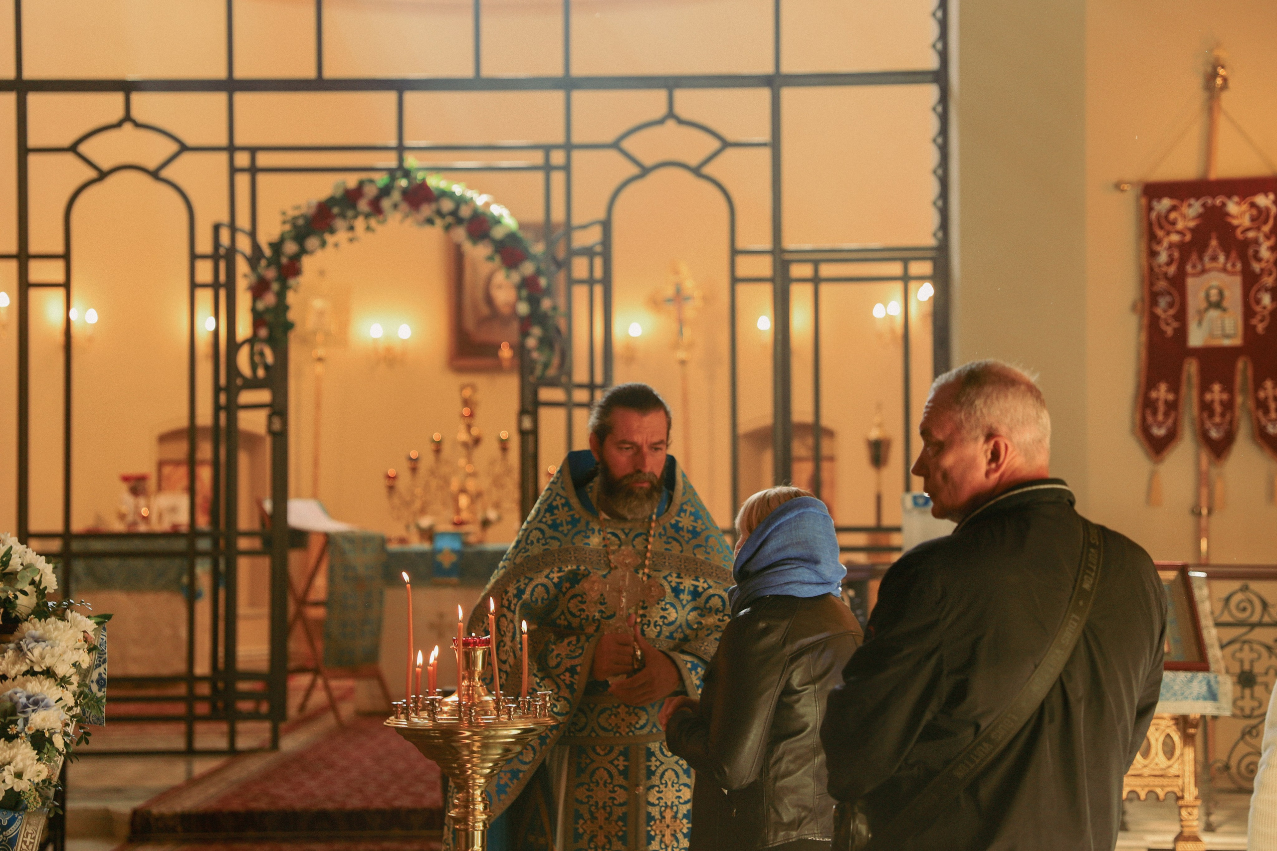 Служба в церкви