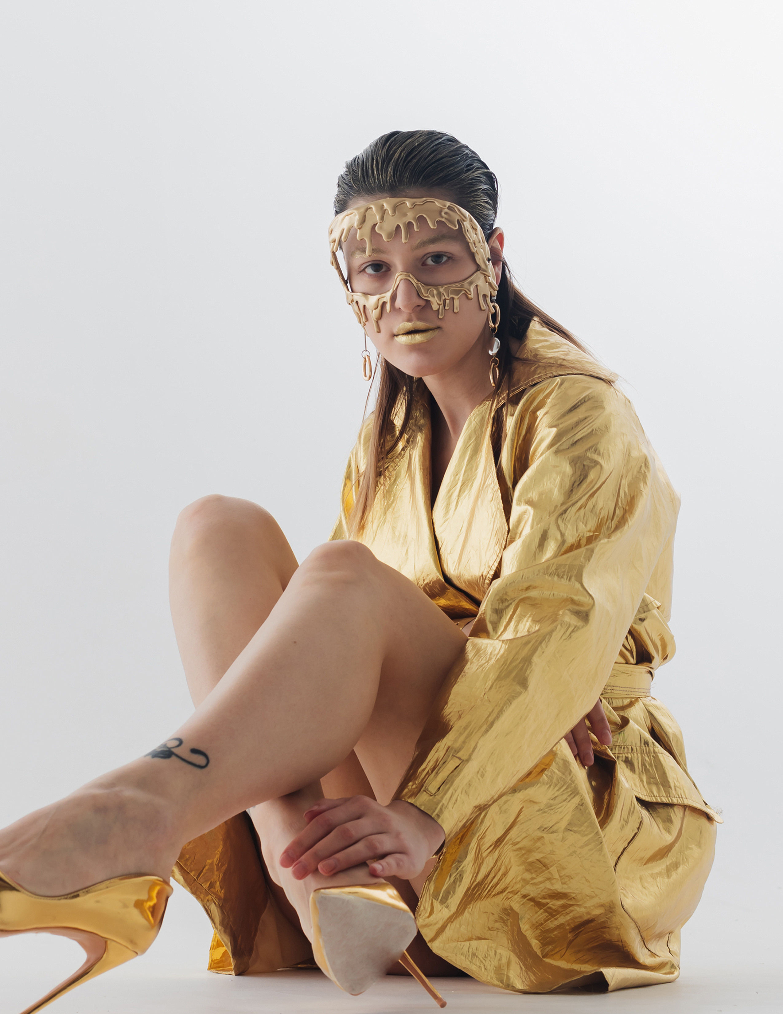 She was made of Gold. Главная