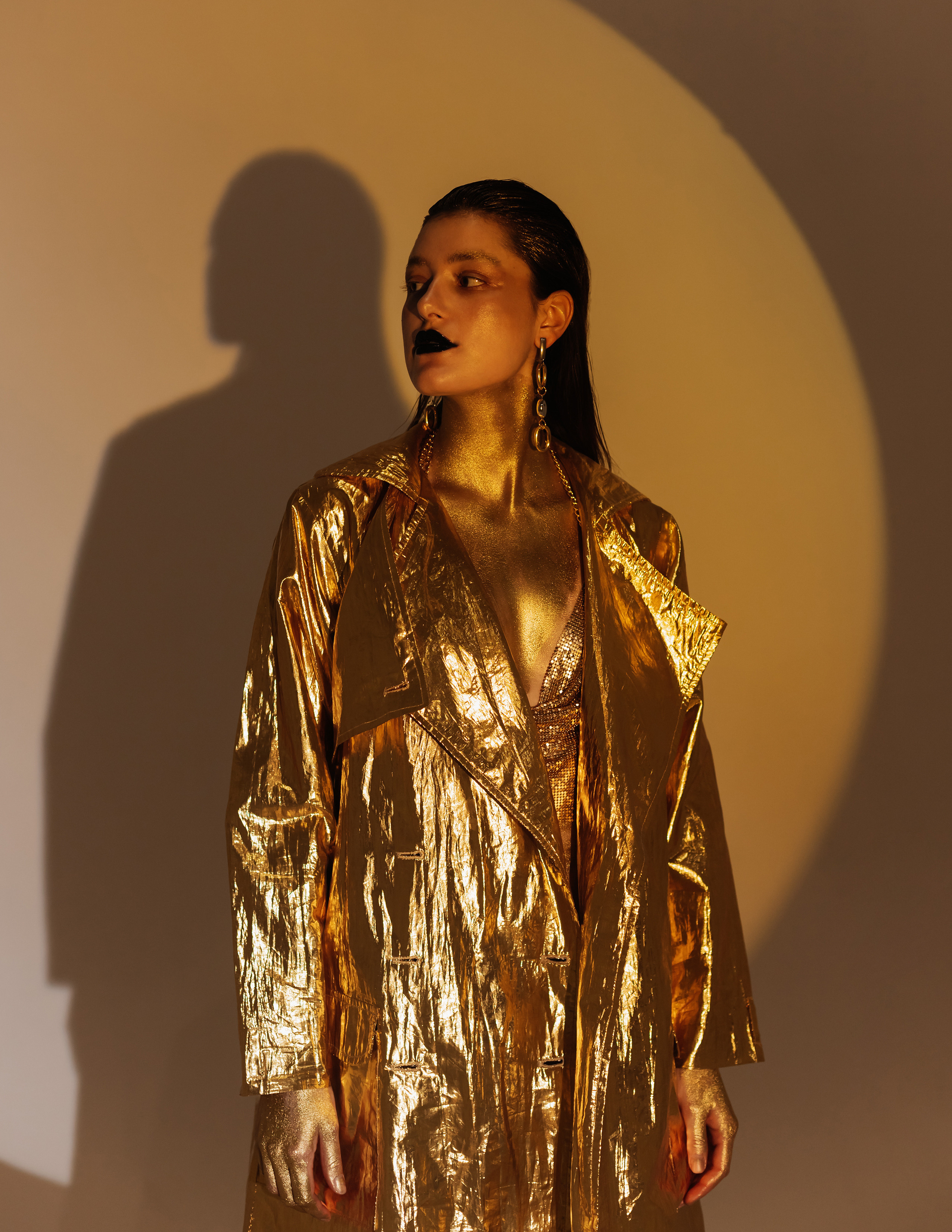 She was made of Gold. Главная