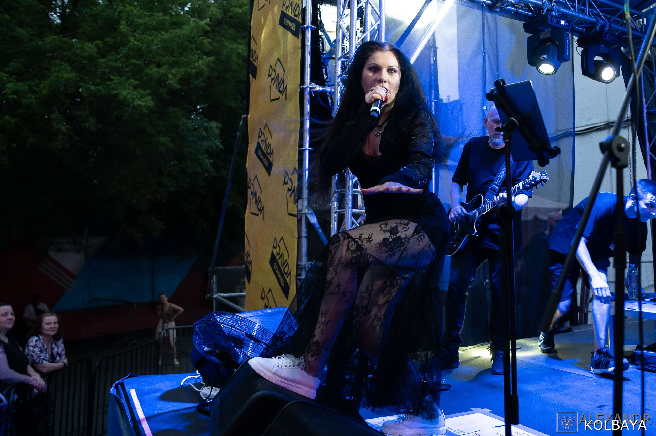 Фоторепортаж с мэшап концерта группы Черный Обелиск 4 июля 2024 года. Концертный и театральный репортажный фотограф в Москве Александр Колбая