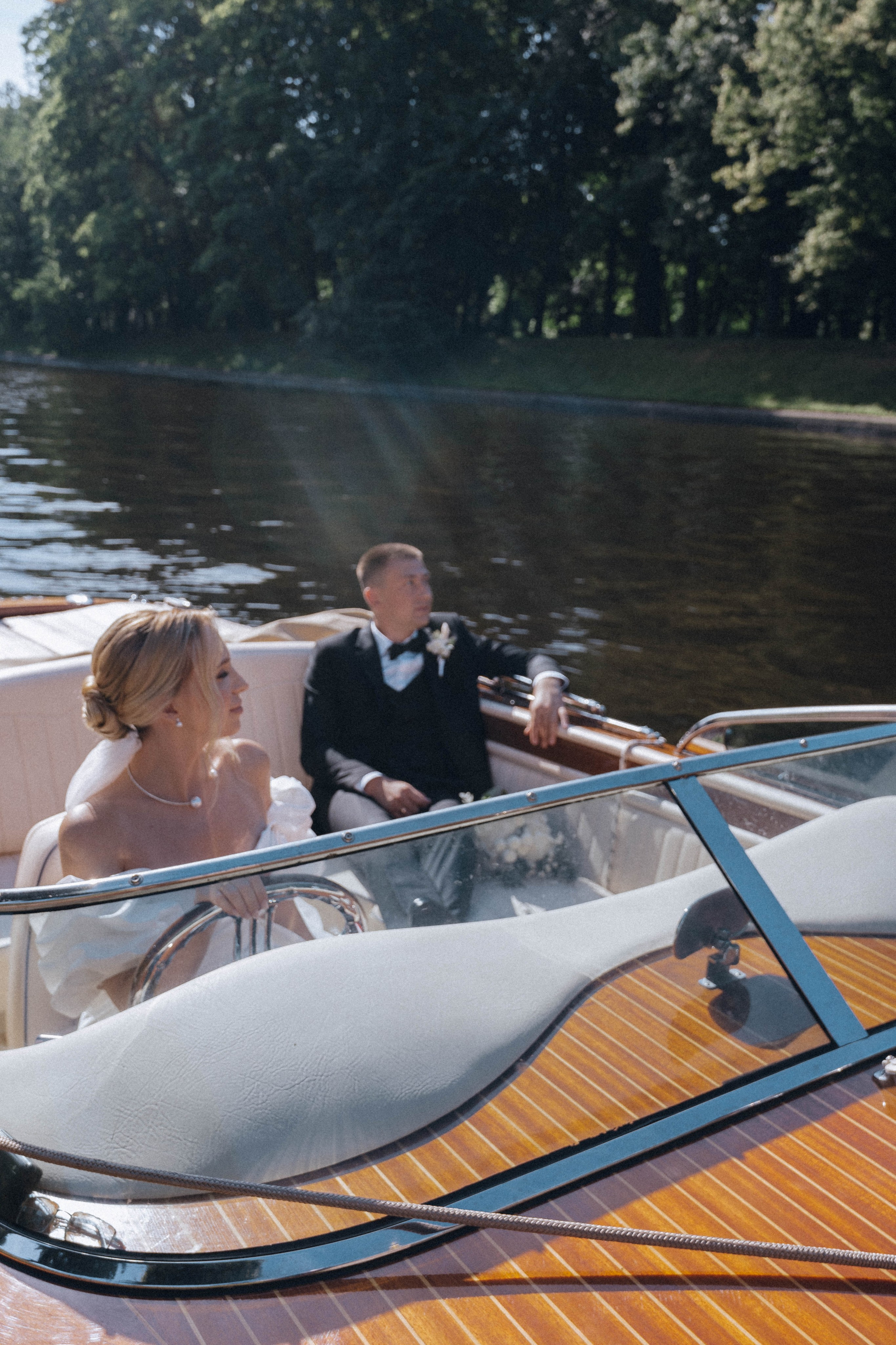 СВАДЕНБНАЯ СЬЕМКА НА КАТЕРЕ ПО КАНАЛАМ САНКТ-ПЕТЕРБУРГА И В АКВАТОРИИ НЕВЫ. Профессиональный фотограф, Санкт-Петербург — Виктория Богомолова