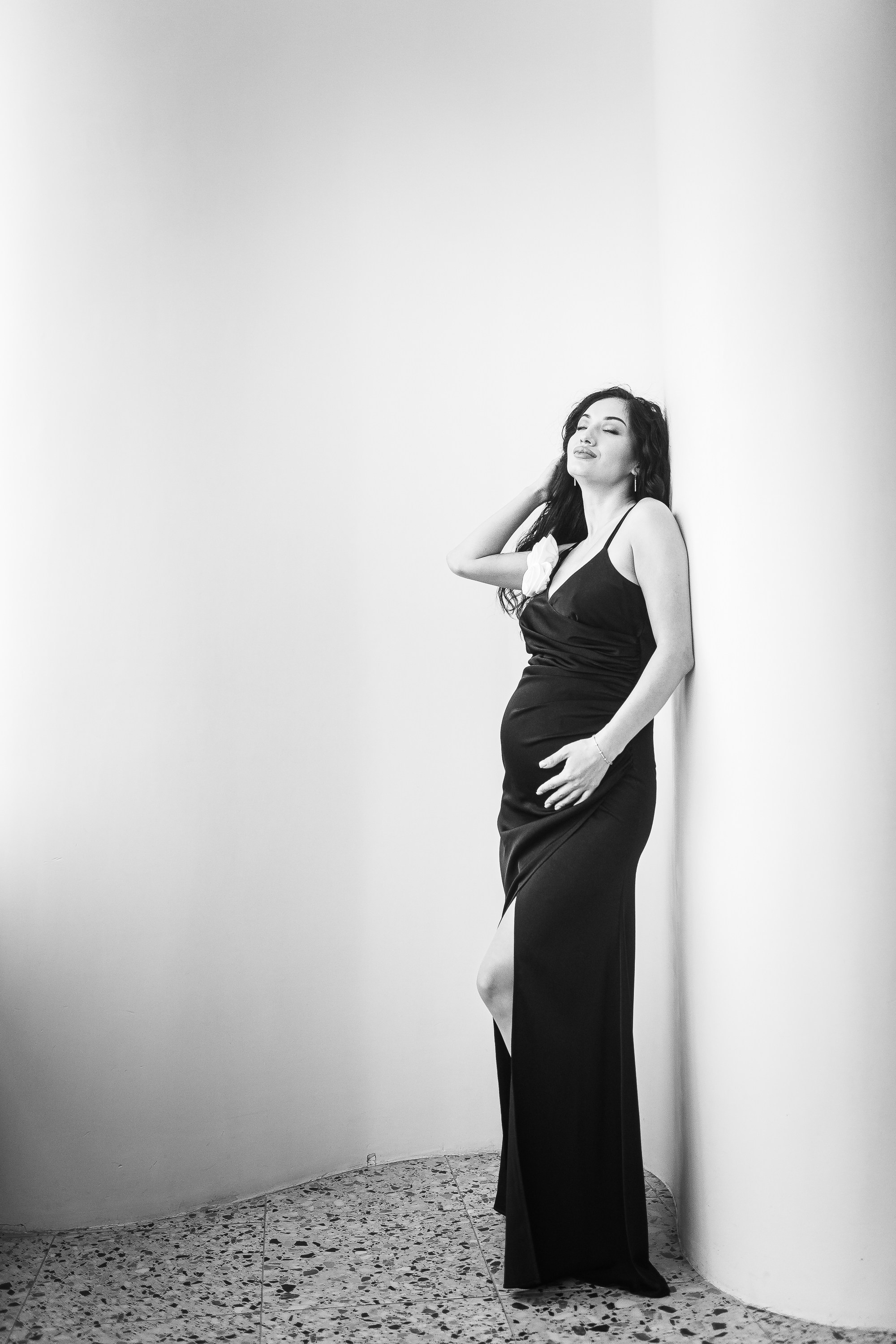 Беременность в ЧБ. Ваш свадебный и семейный фотограф