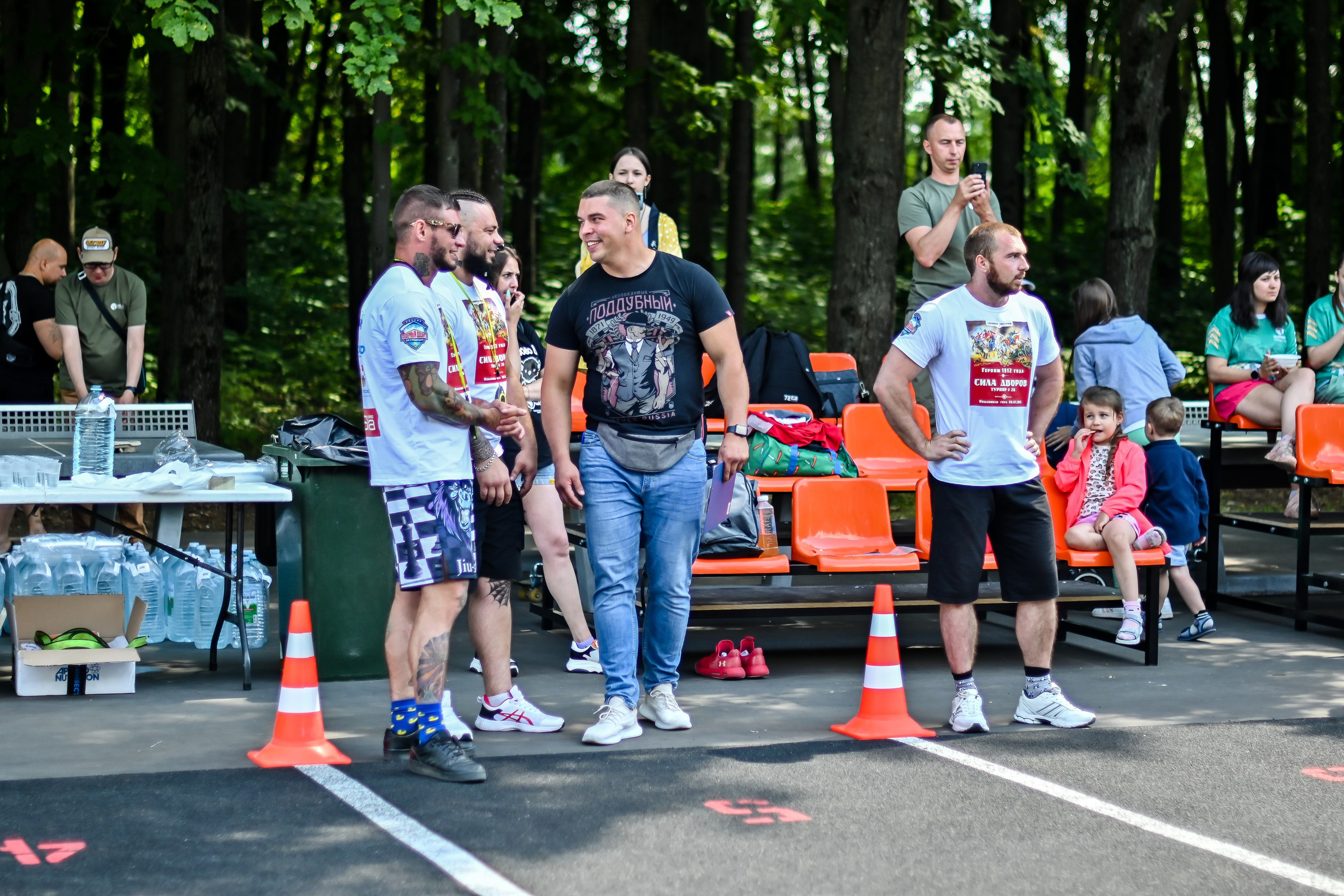 СТРОНГ. Фотограф для бизнесконтента, репортажей и семейного альбома в Москве