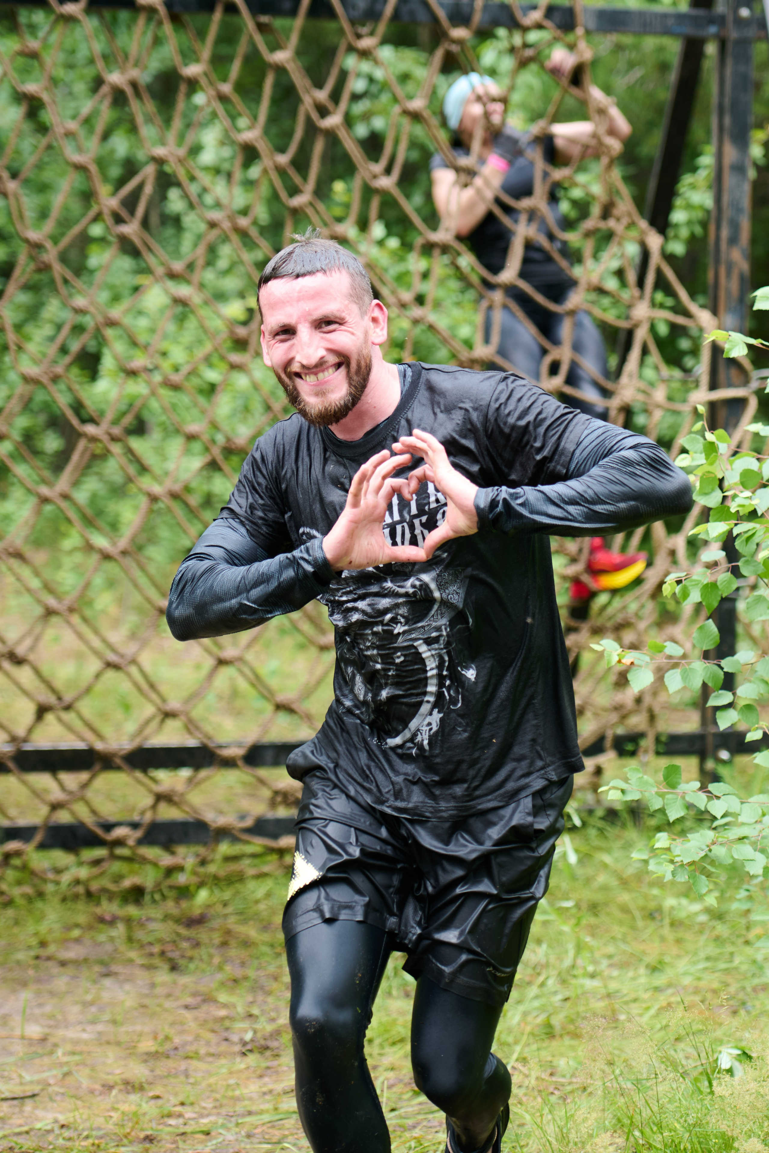 Фоторепортаж с забега Стальной характер в Сургуте, 5 июля 2025. Репортажный и семейный фотограф — Шелихов Сергей