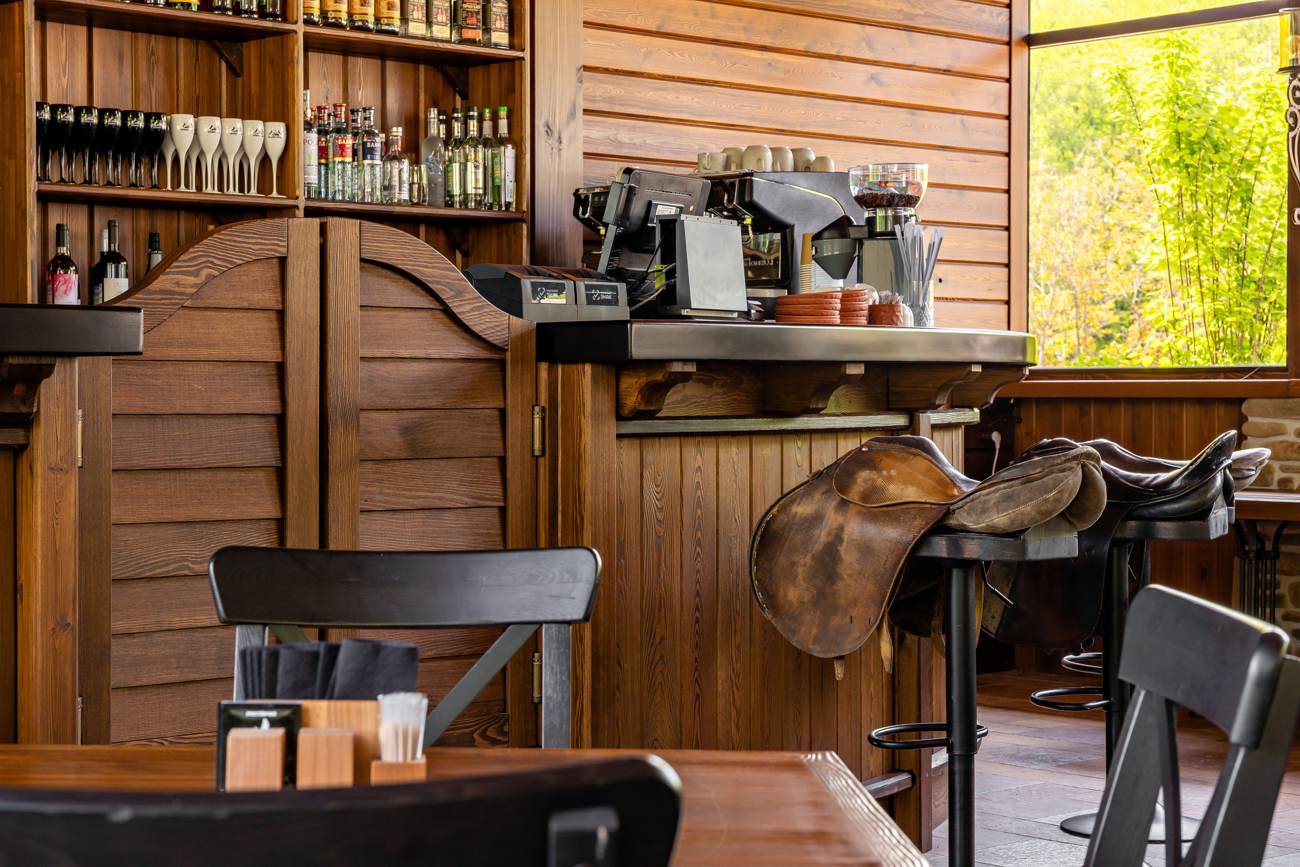 Парк-отель «Орлиное гнездо». Бар «Подкова». п. Горячий Ключ. Интерьерный фотограф в Краснодарском крае Светлана Шурлова