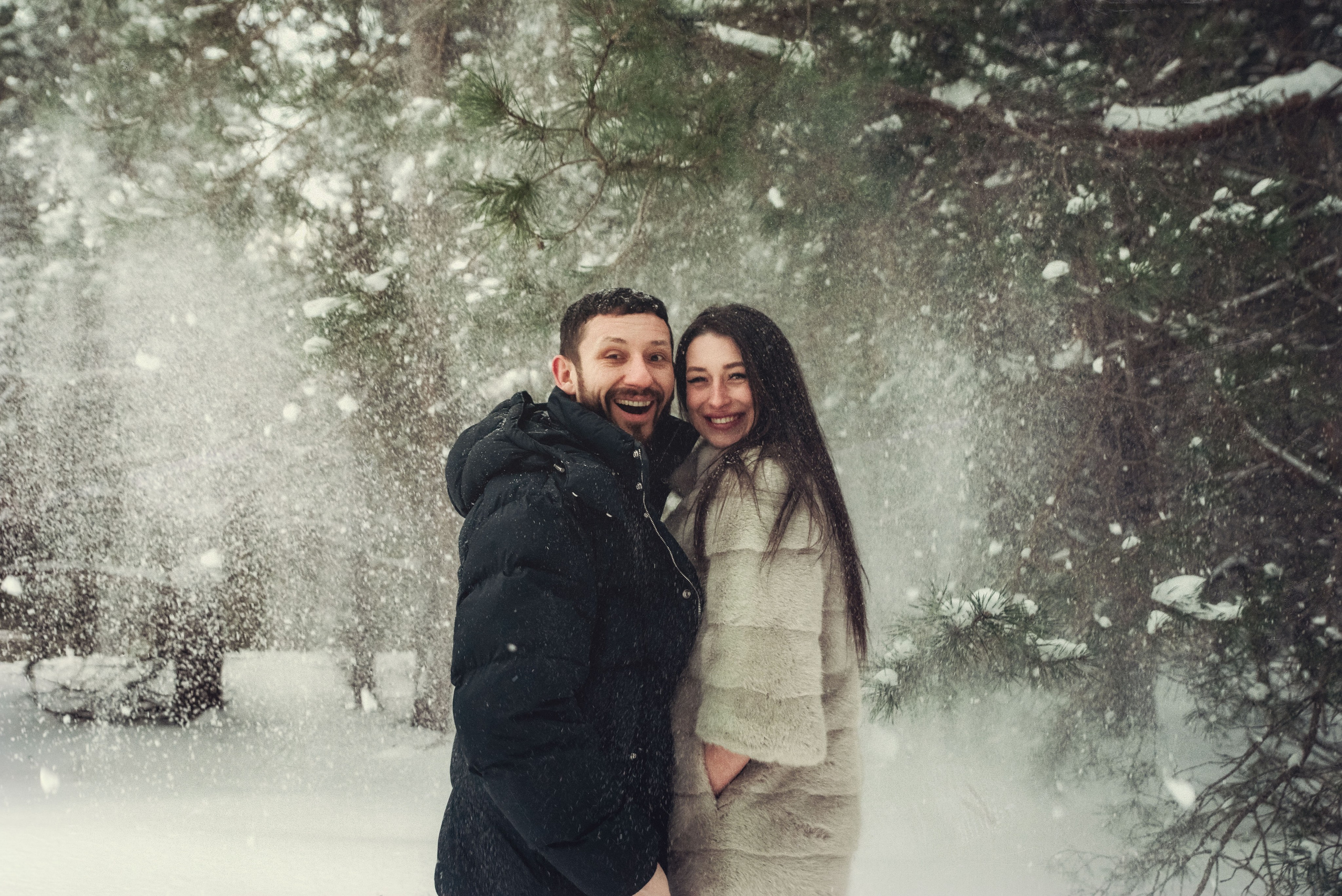 В зимнем лесу. Фотограф Крещение Венчание Москва