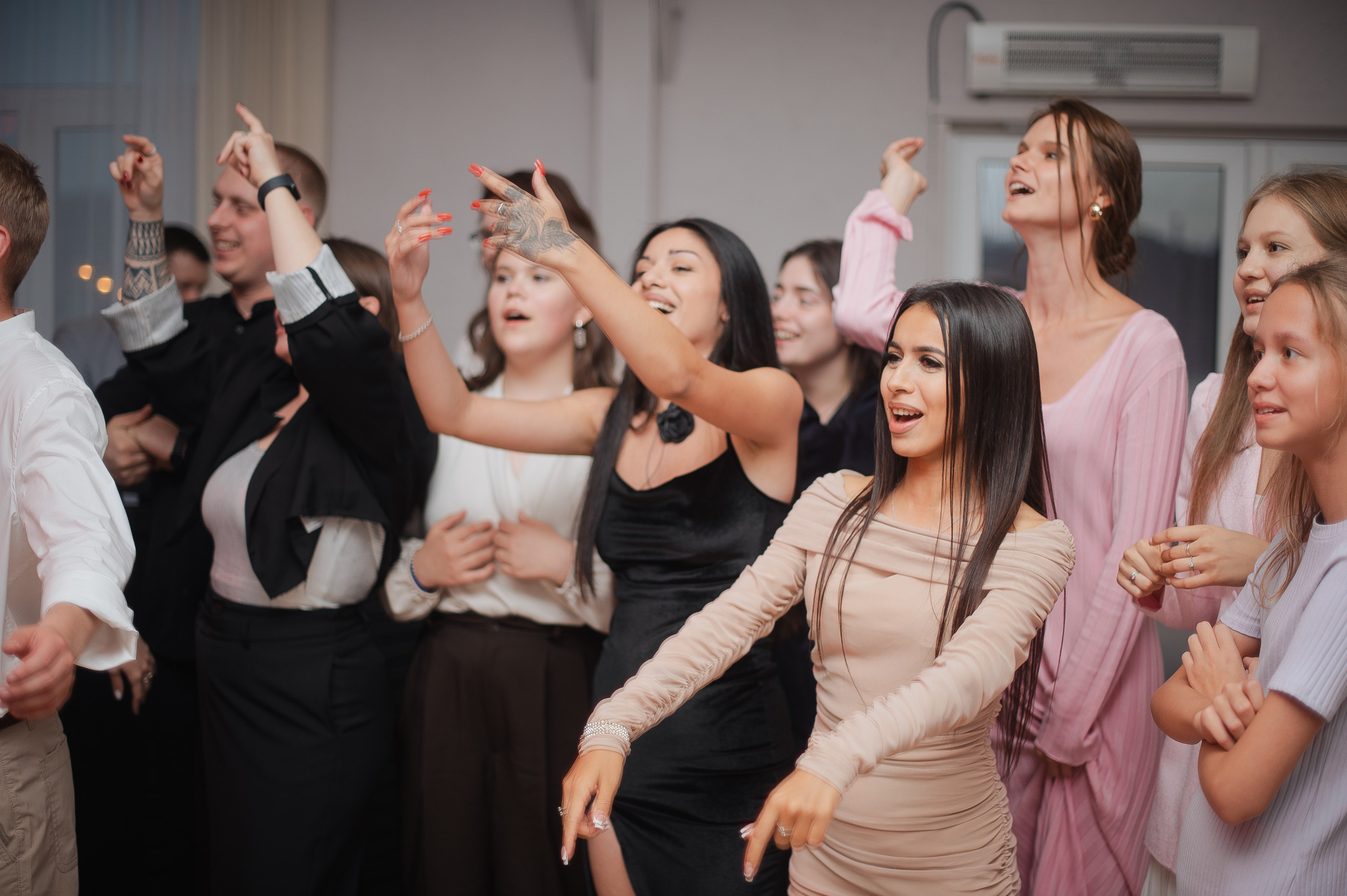 Свадьба на берегу Волги. Свадебный фотограф в Ярославле Денис Медоваров