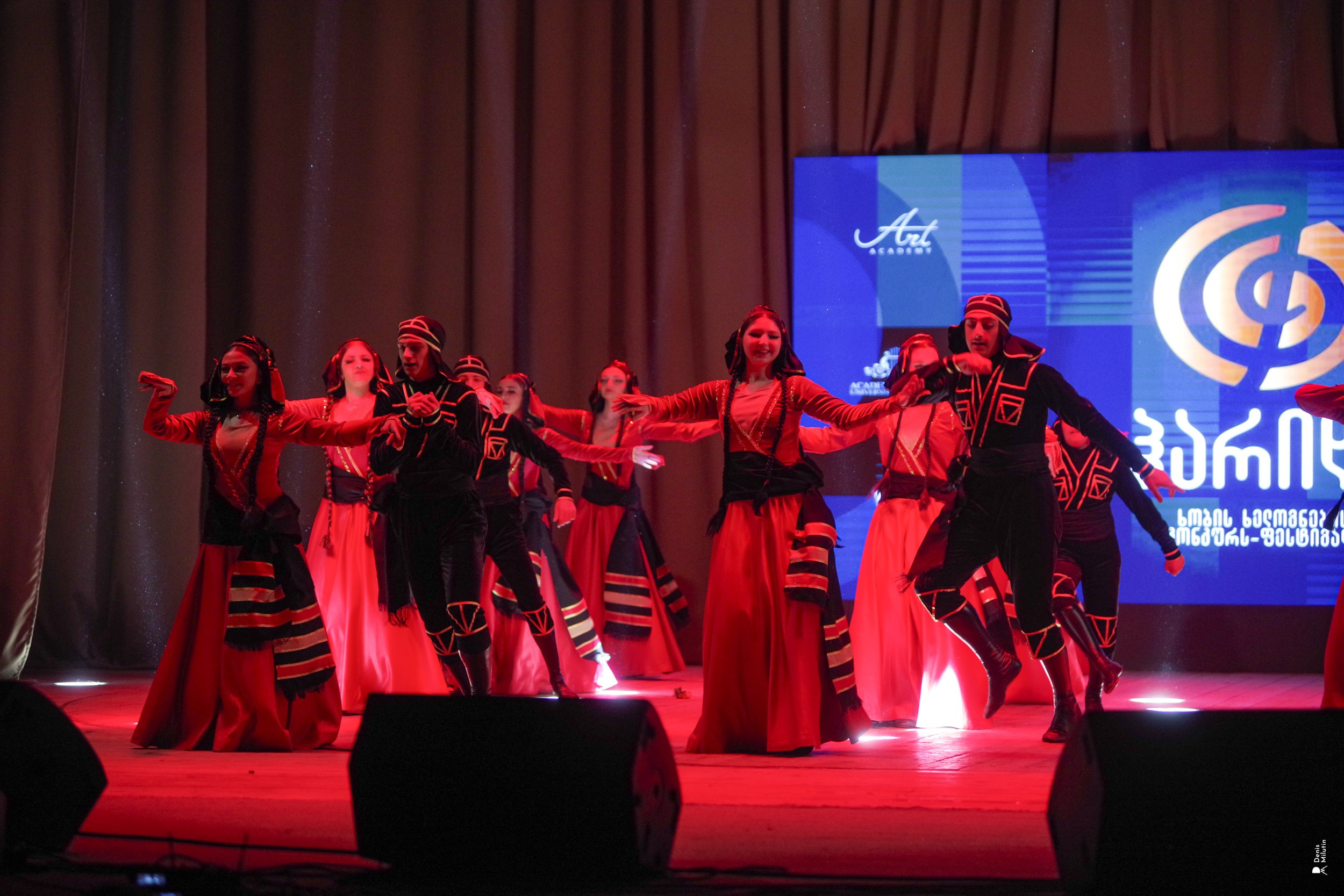 Танцы в Хоби. Портретный фотограф Денис Милютин