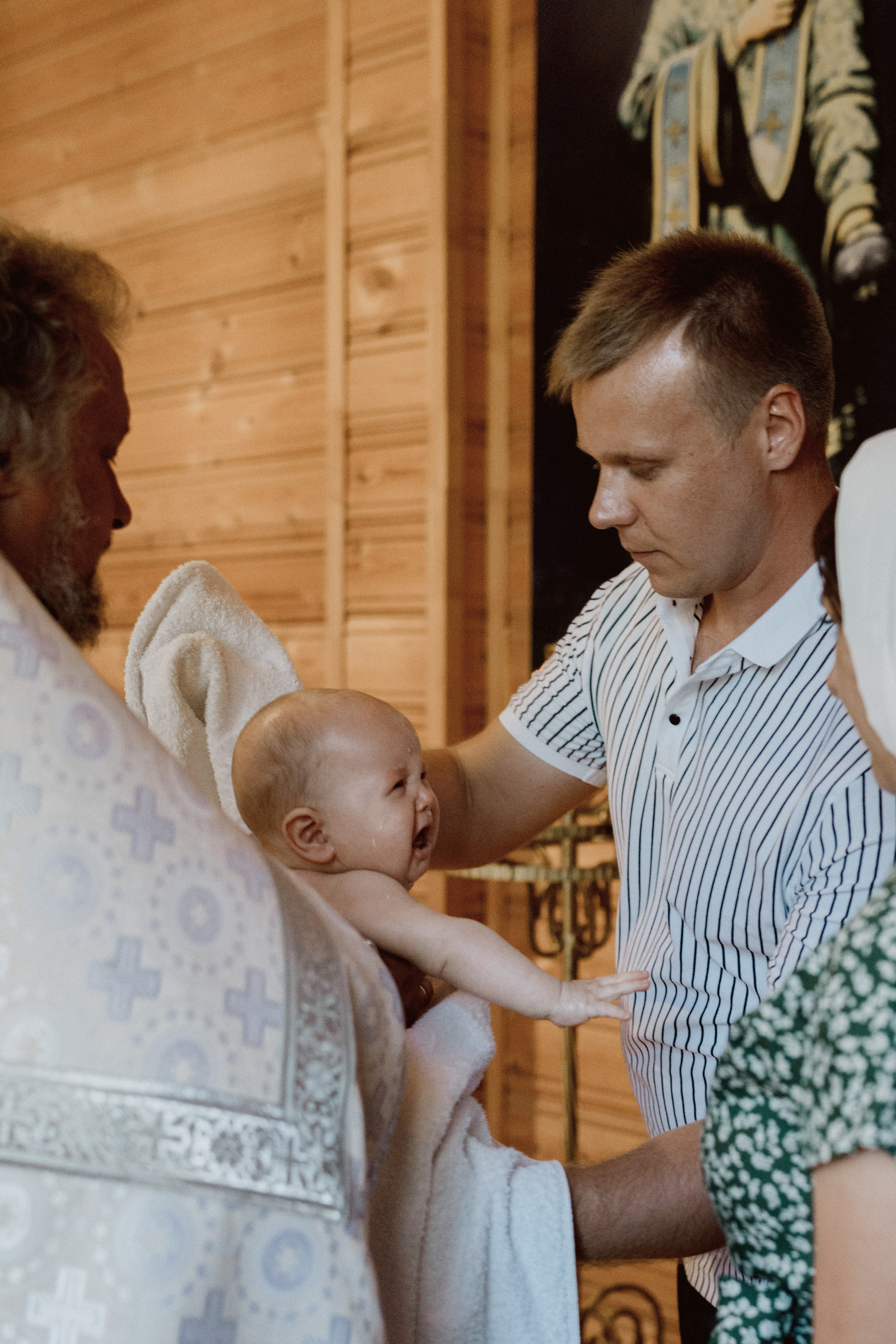 Крещение в храме Св. Спиридона Тримифунтского г. Ломоносов. Семейный фотограф и видеограф Алёна Ким