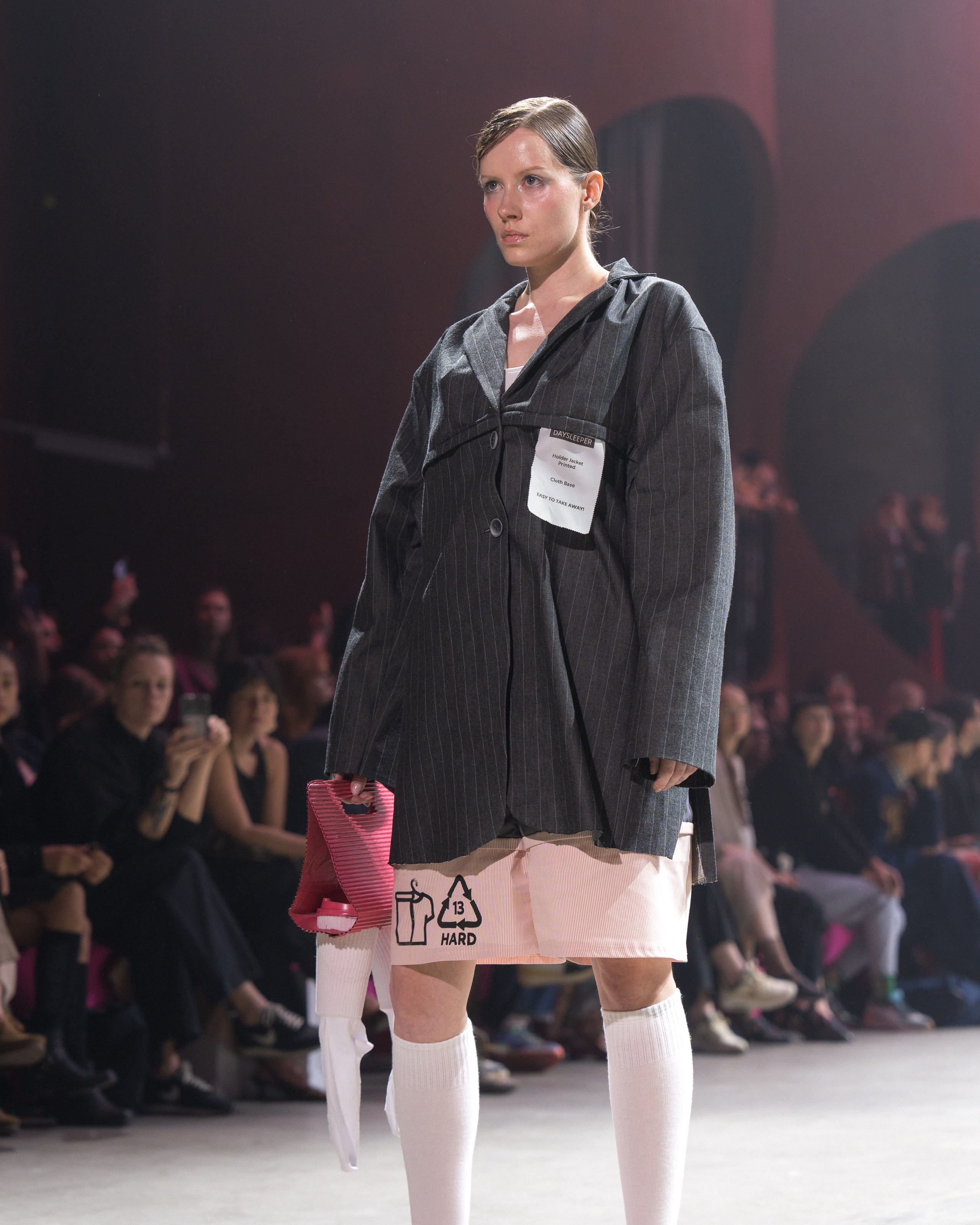 Показ Школы дизайна НИУ ВШЭ. Фотограф Николай Прокофьев модельные тесты в Москве