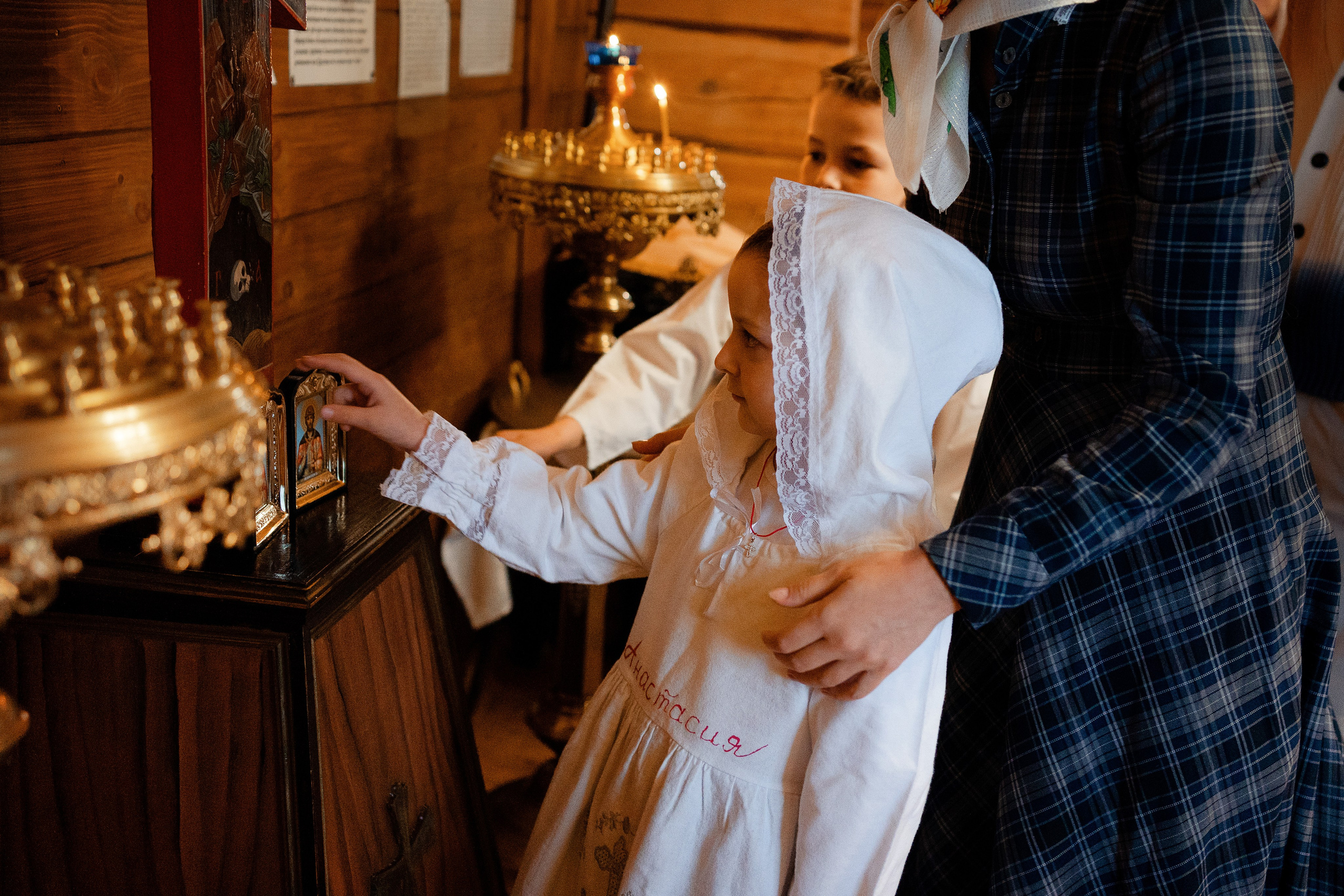 Таинство Крещения в храме Преподобного Сергия Радонежского в Новых Ватутинках…. Семейный и детский фотограф в Москве Екатерина Офицерова