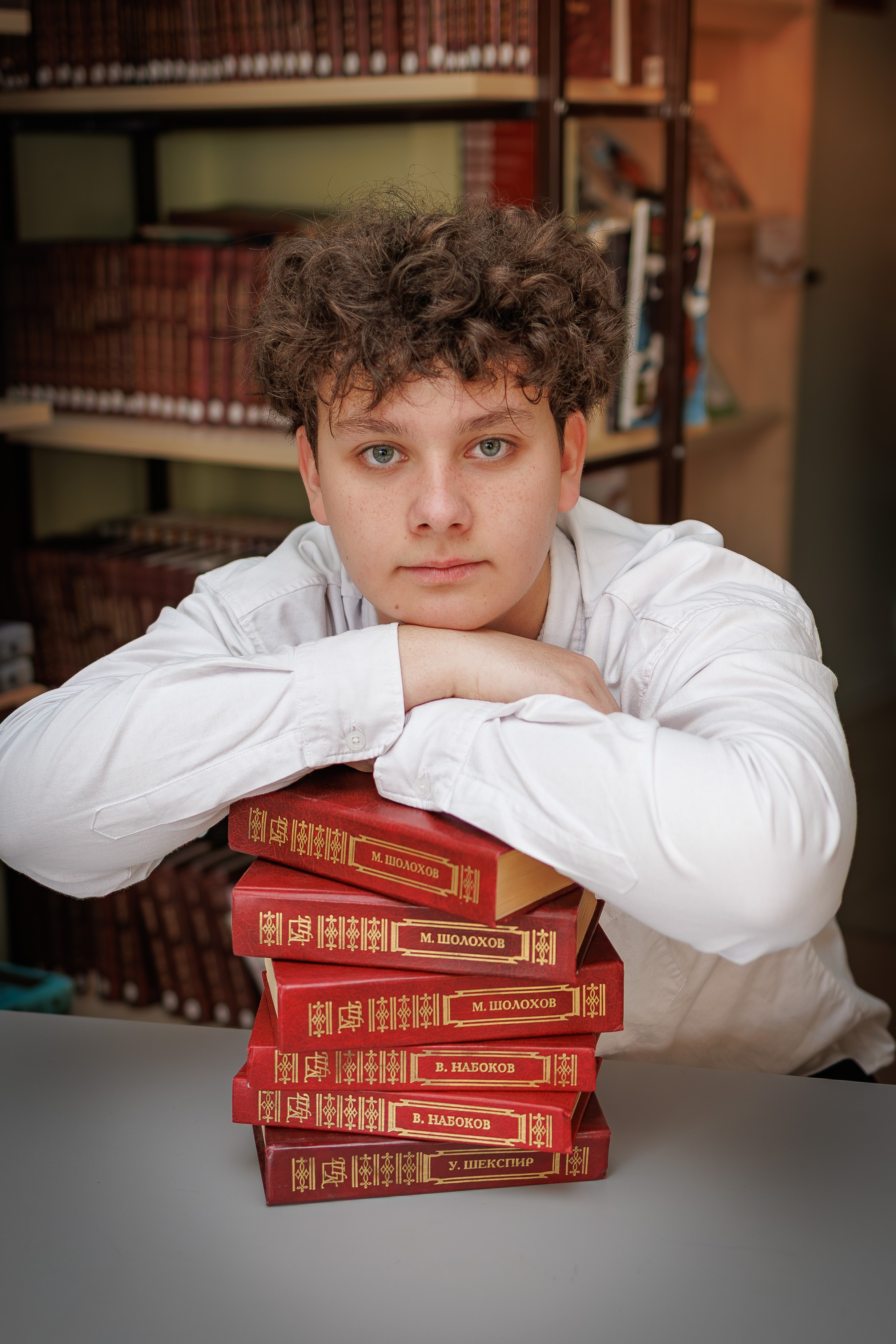 Позы для школьной фотосессии. Фотограф Медногорск Кувандык Оксана Шерехода свадебные, семейные, индивидуальные, школьные фотосессии. Печать фотоальбомов