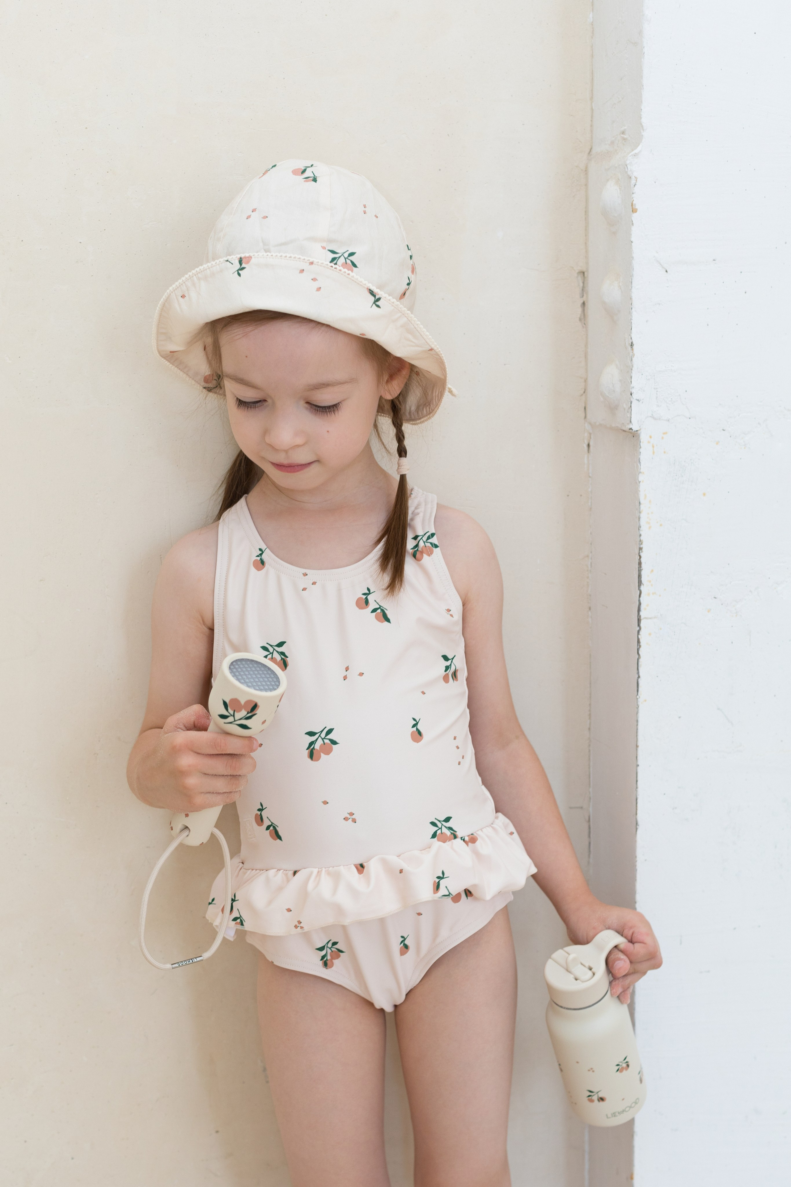 Фотосессия в песке для детского бренда. Детский и контент фотограф Надя Волкова Санкт-Петербург