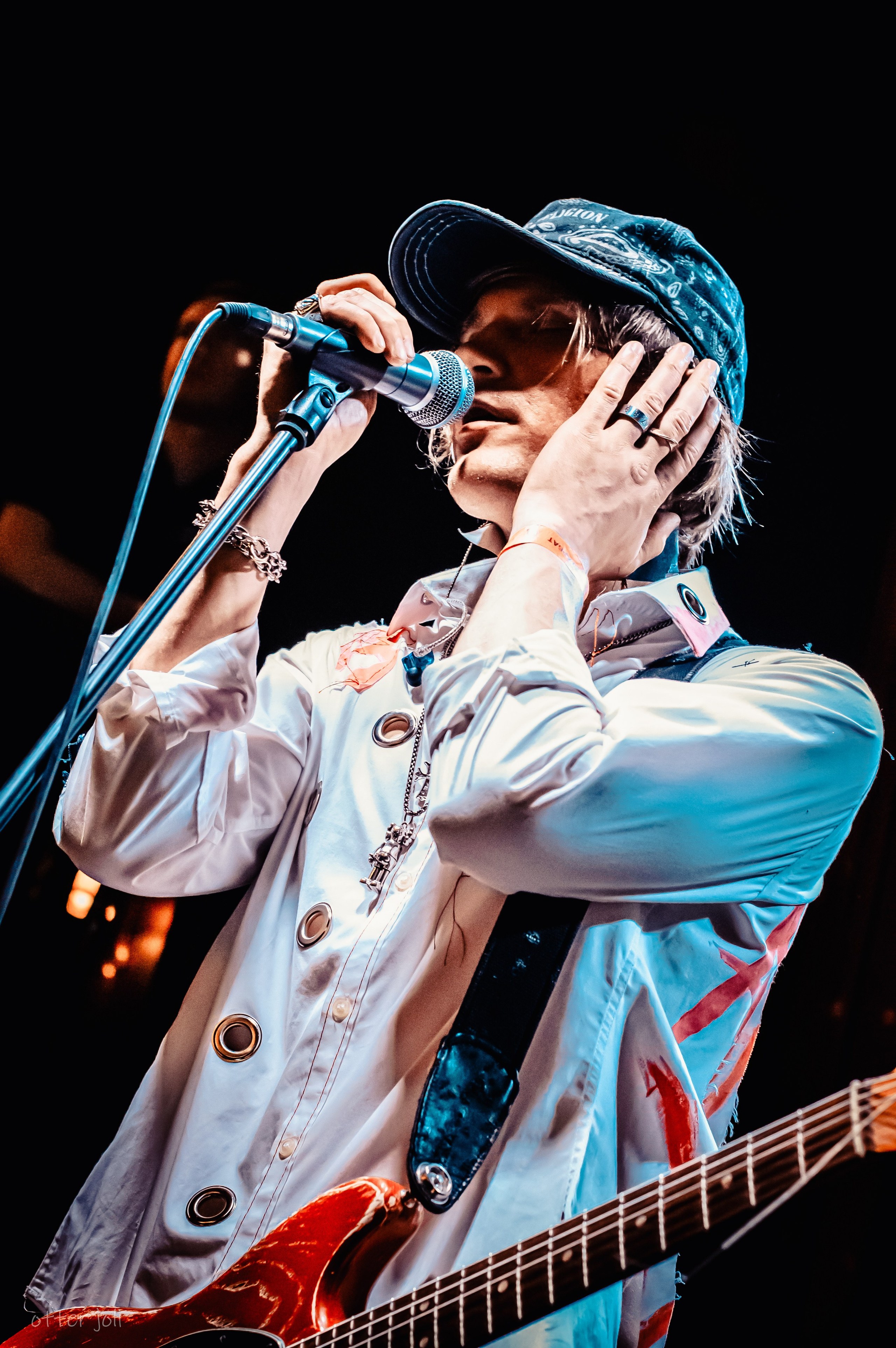 Anzhela Vopit | 16 Тонн Арбат. Концертный репортёр Валерия Сафина