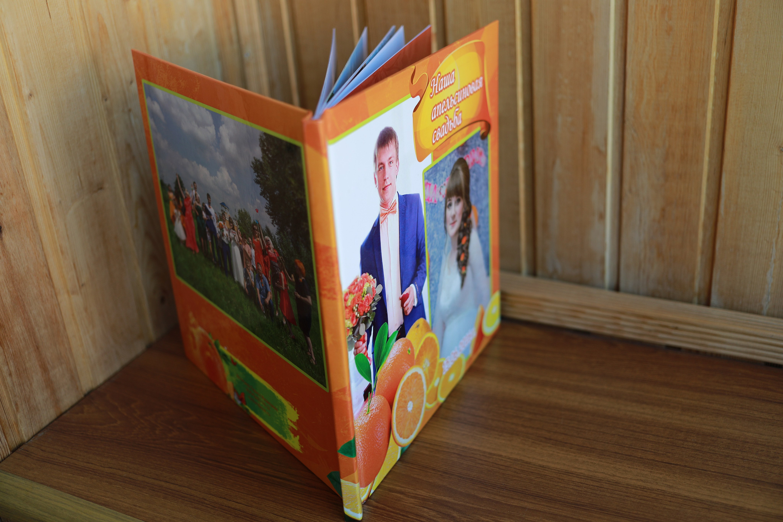 medlori fotobook Фотокниги в Липецке. Свадебная фотокнига «WEDDING DAY» Фотокнига постраничная (от 20 до 40 страниц), цена зависит от количества разворотов. Варианты фотокниг, созданные мной от фотосъёмки до дизайна. Цена: от 7500 руб за 10 разворотов. Обложка жёсткая, листы 350 мг. Фотограф Медведева Лариса.