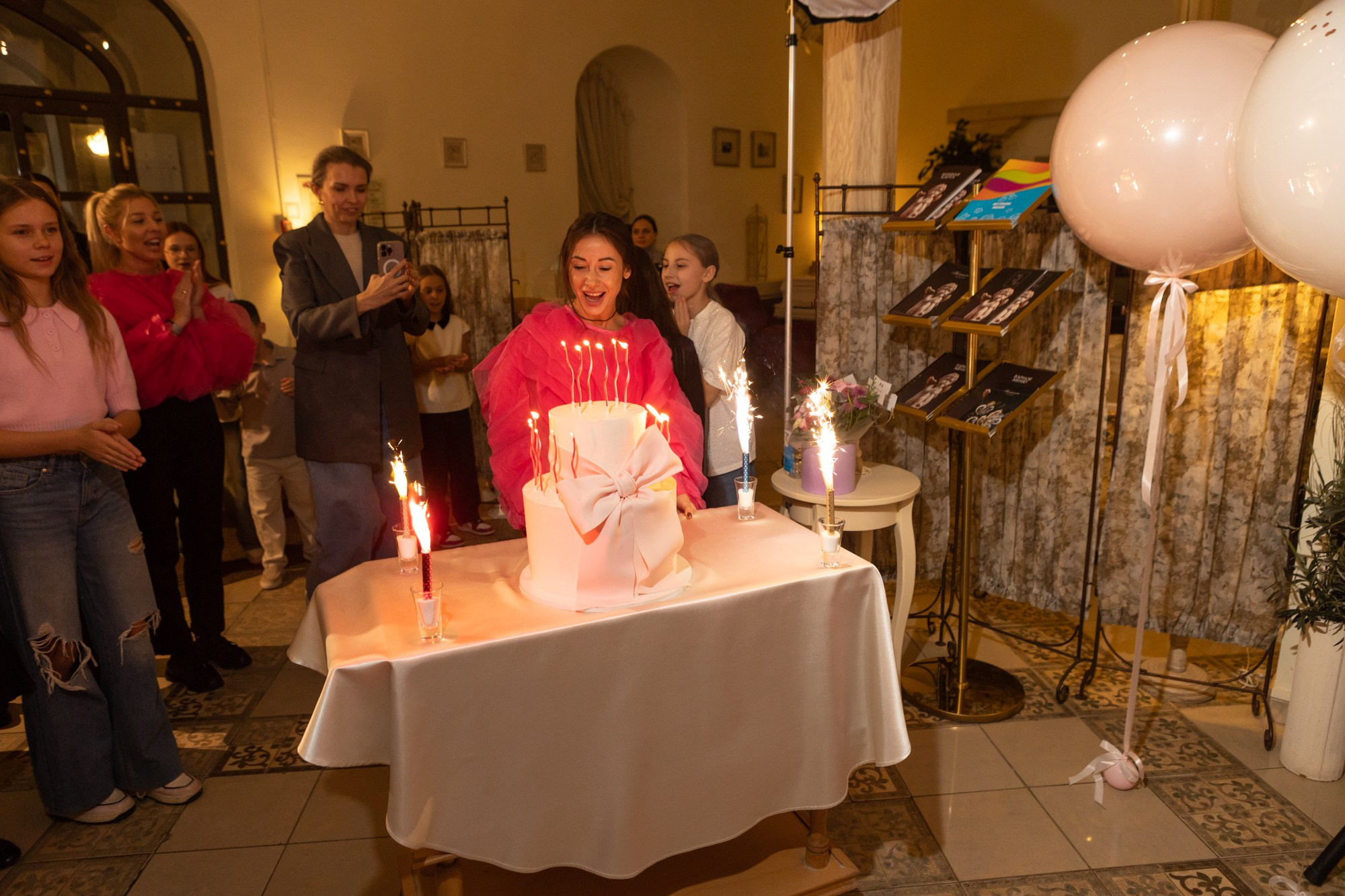 День Рождения Софьи и Лизы в ресторане «Ностальгия». Фотограф в Оренбурге. Профессиональный фотограф