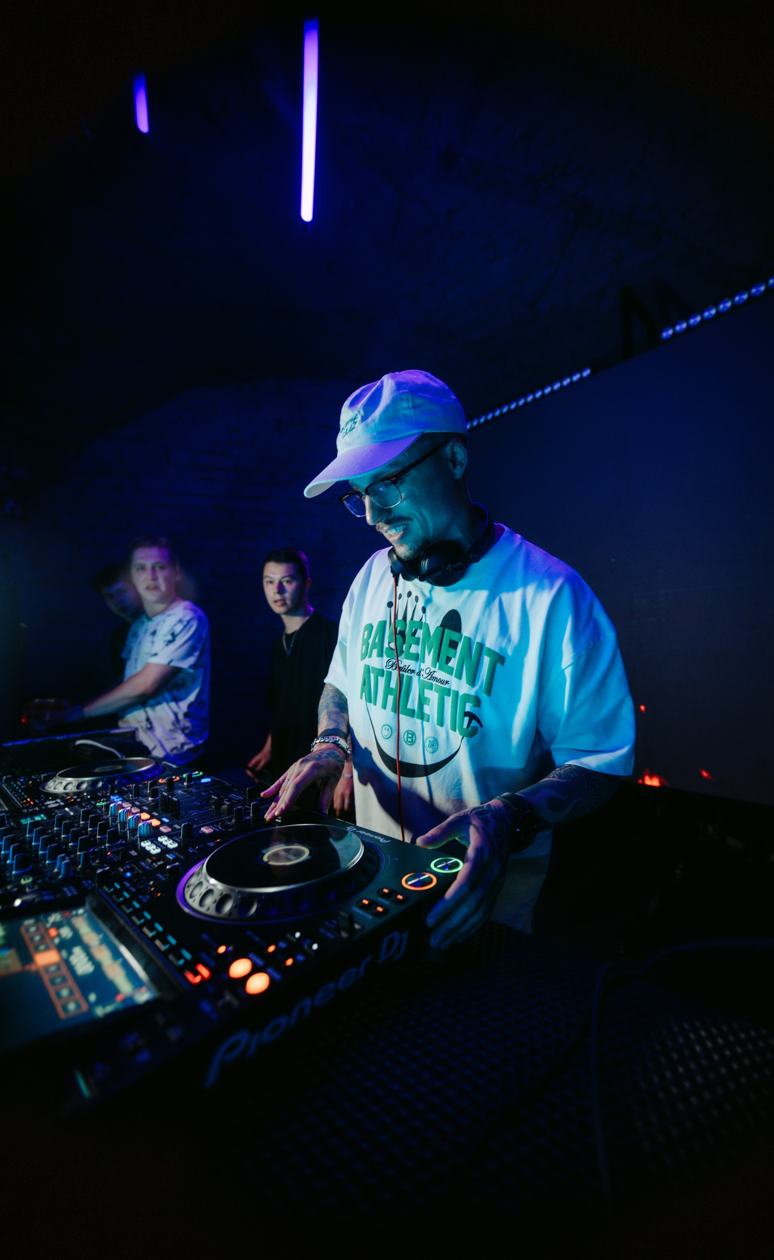 Custom x Медиабаскет. Саша Копылов, фотограф в Казани