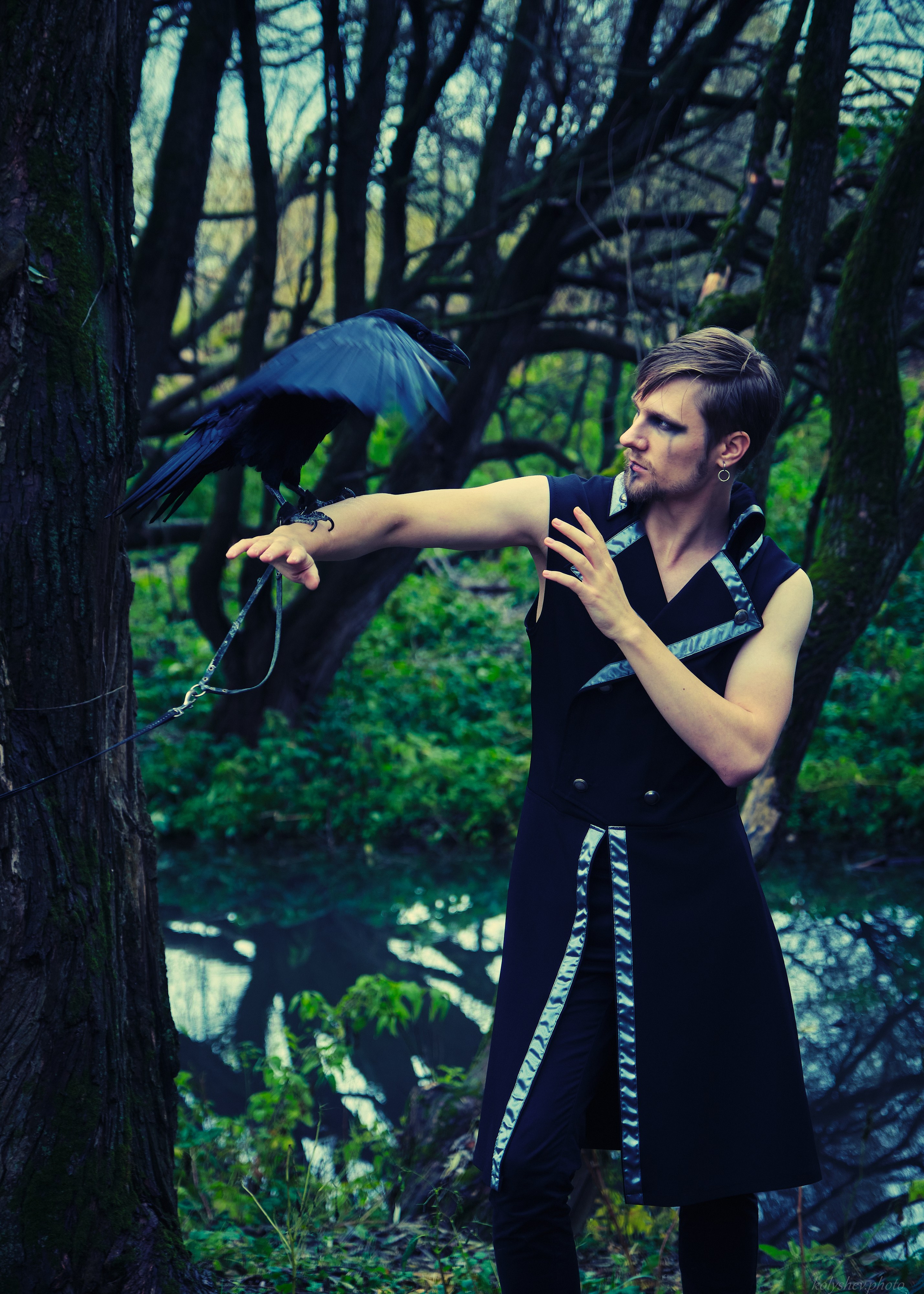 Фотосессия с вороном в парке. Портретный фотограф на новый год в Москве Виктория Колышева