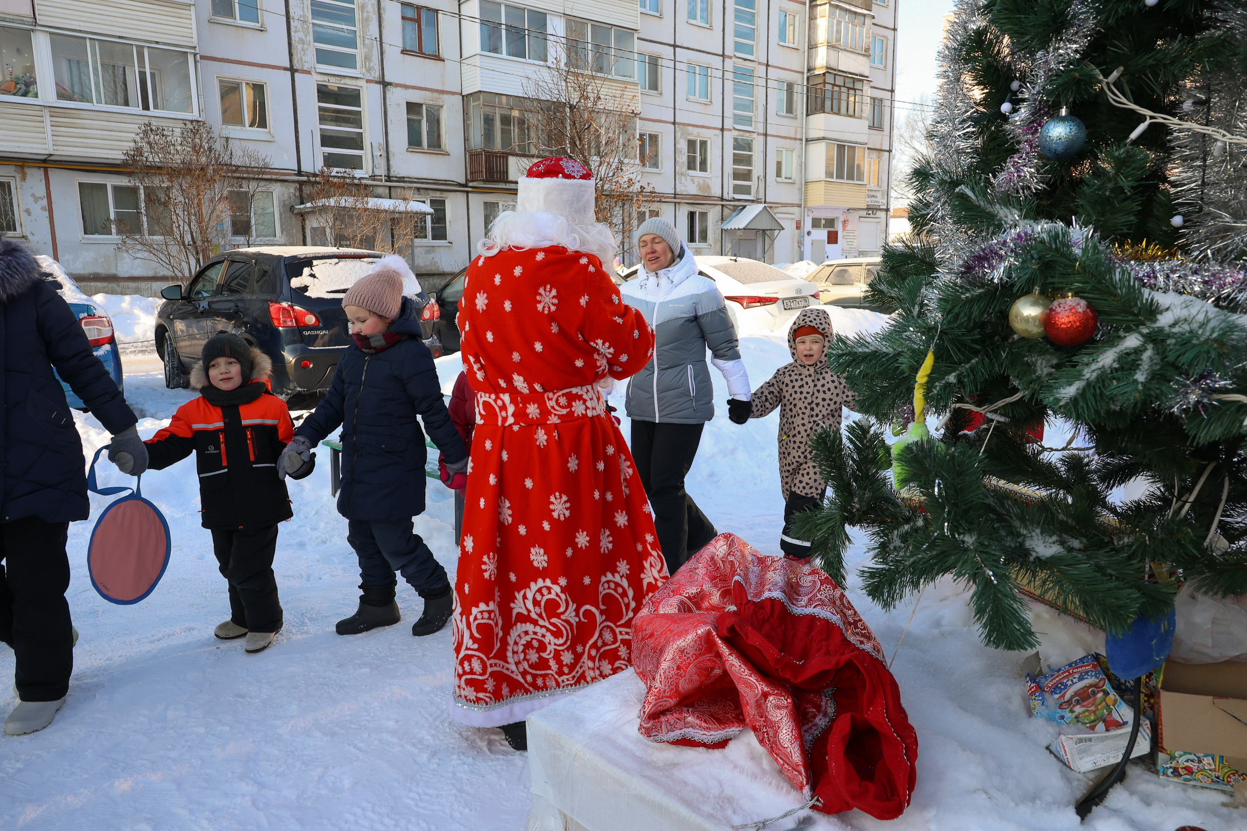 Новогодний праздник на улице