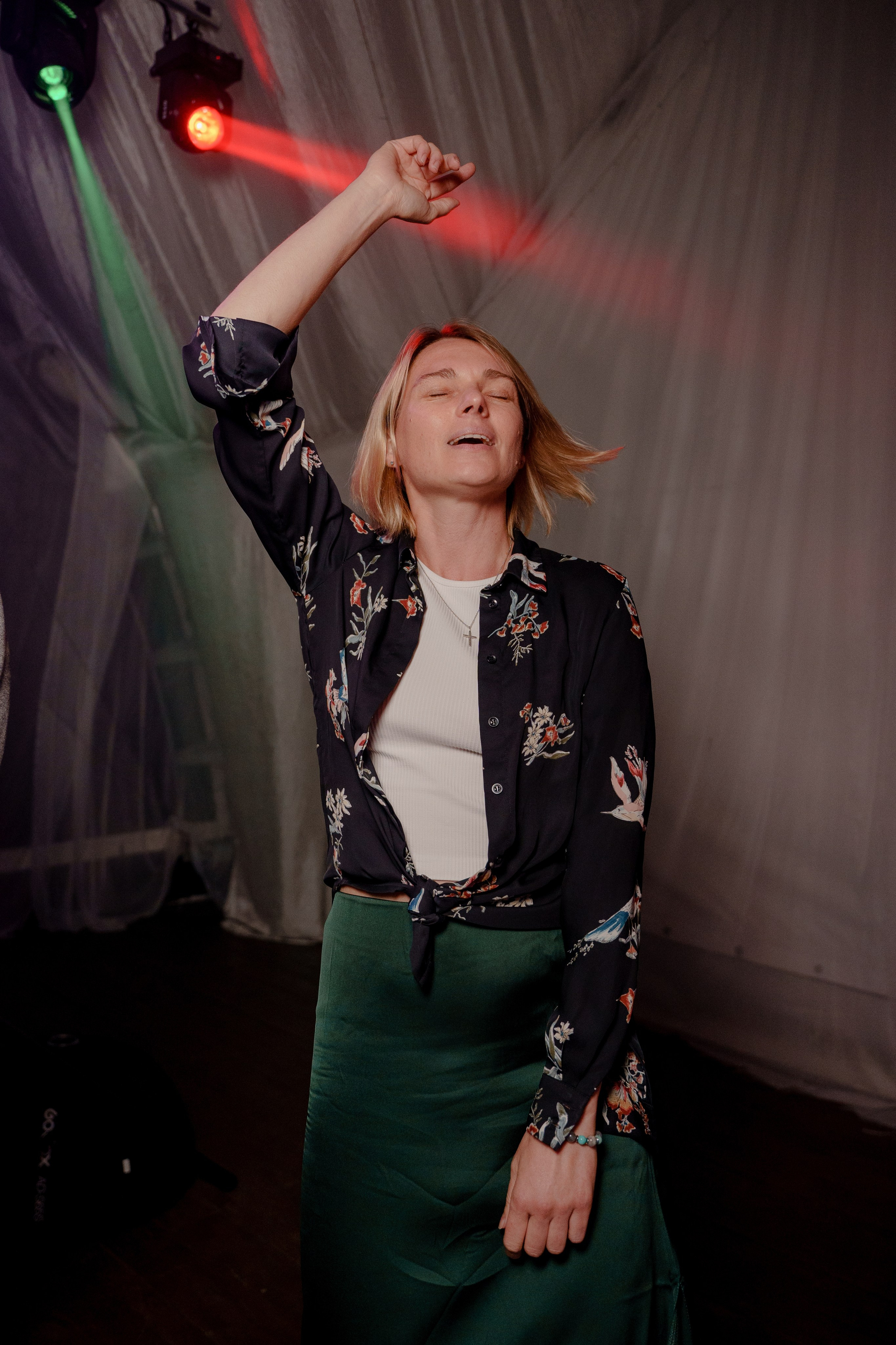 День рождения в шатре на водохранилище. Репортажный фотограф Москва Сергей Дружинин