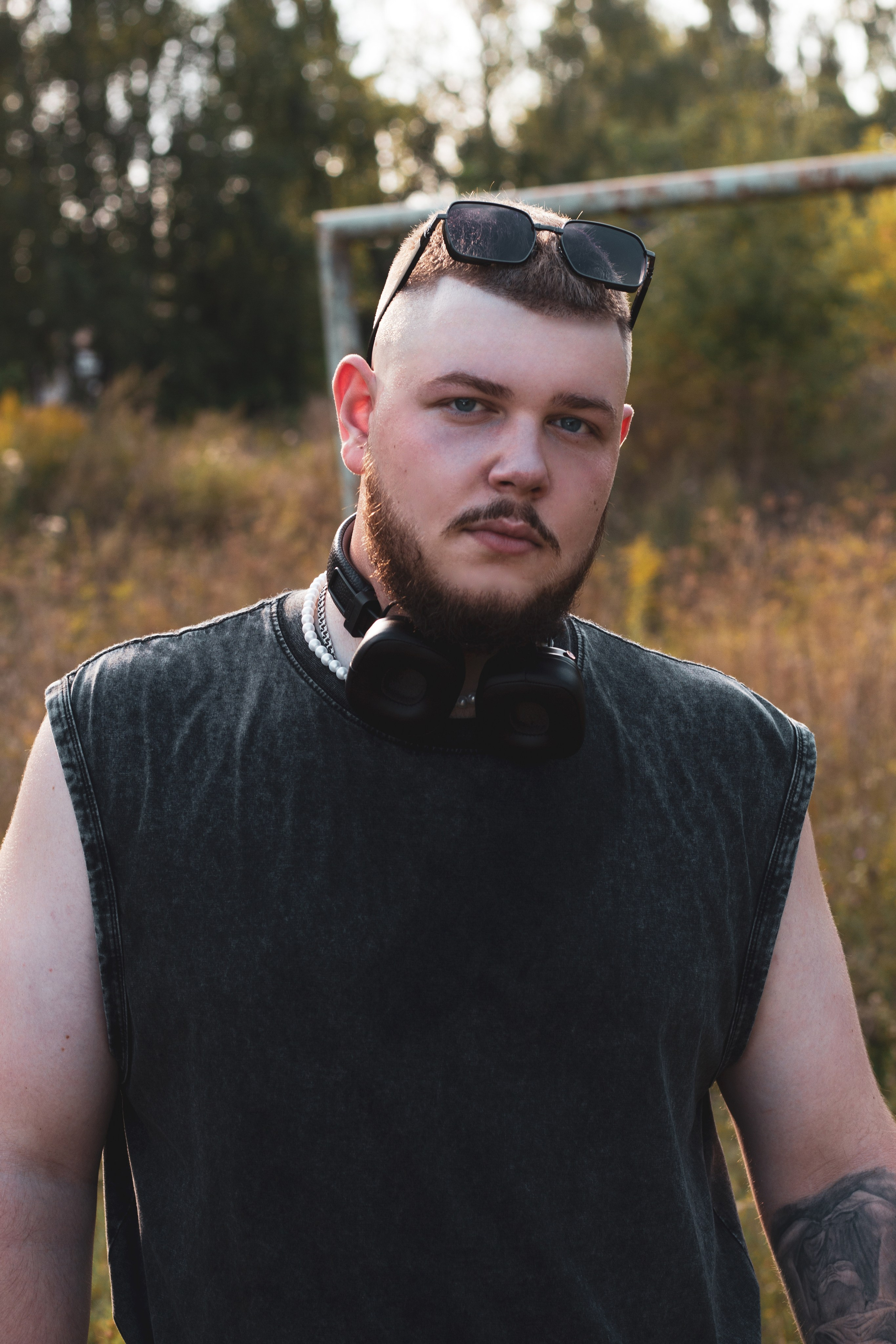 Уличная съемка — Кирилл. Портретный фотограф в Орле. Готовые фото за 3 дня! Помощь в позировании. Советы по организации