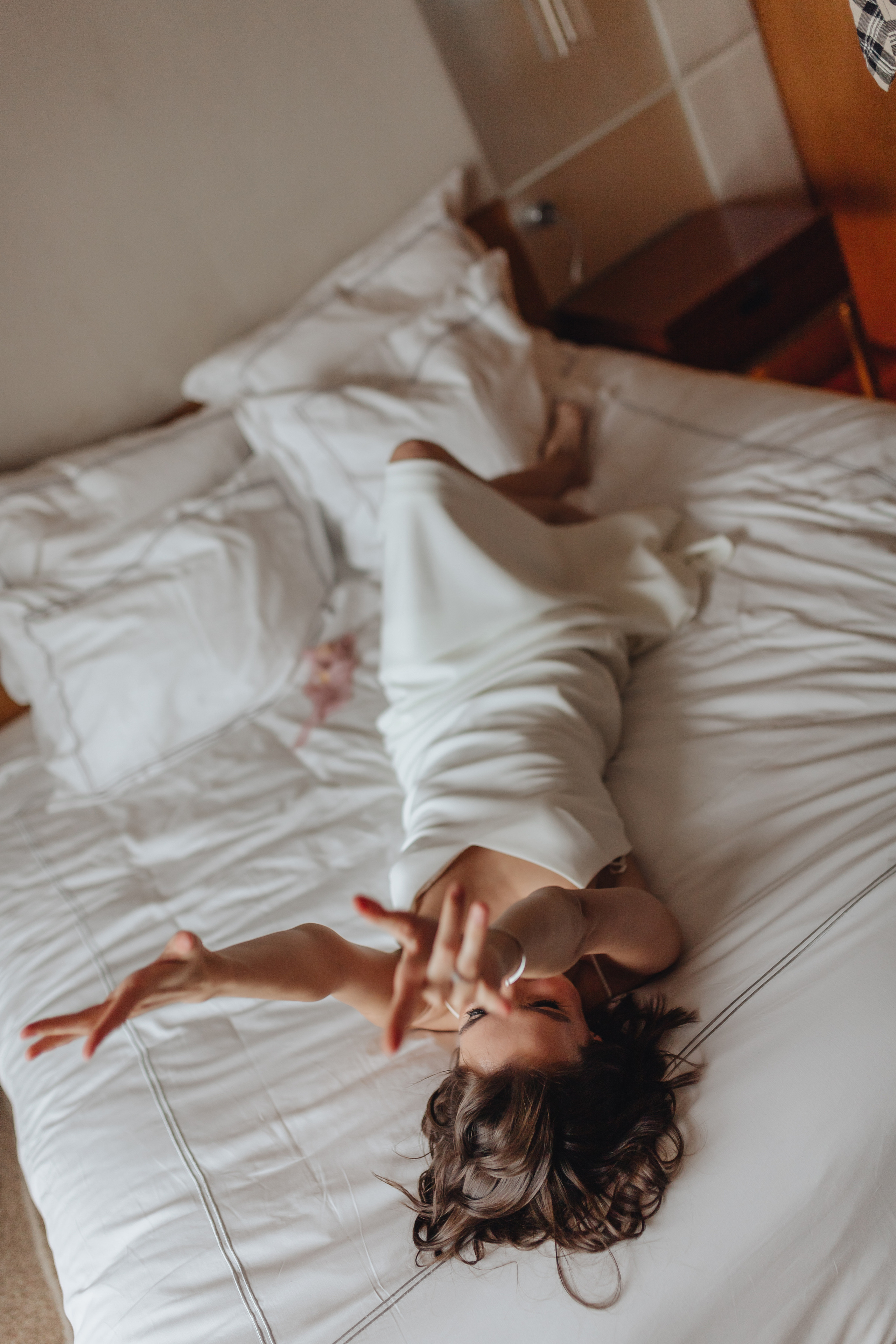 Утро в отеле (2021). Свадебный и семейный фотограф в Москве Яна Шувалова