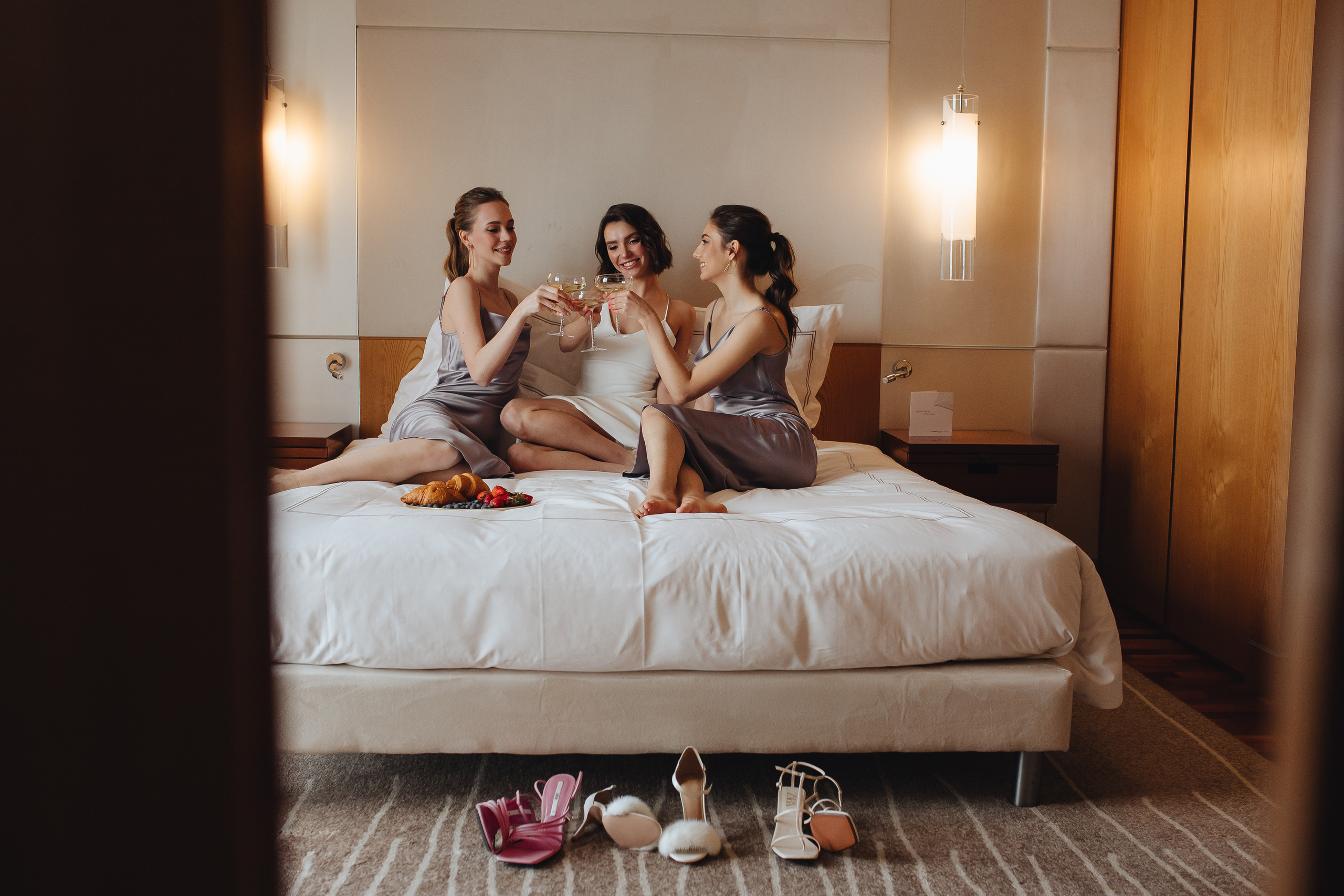 Утро в отеле (2021). Свадебный и семейный фотограф в Москве Яна Шувалова