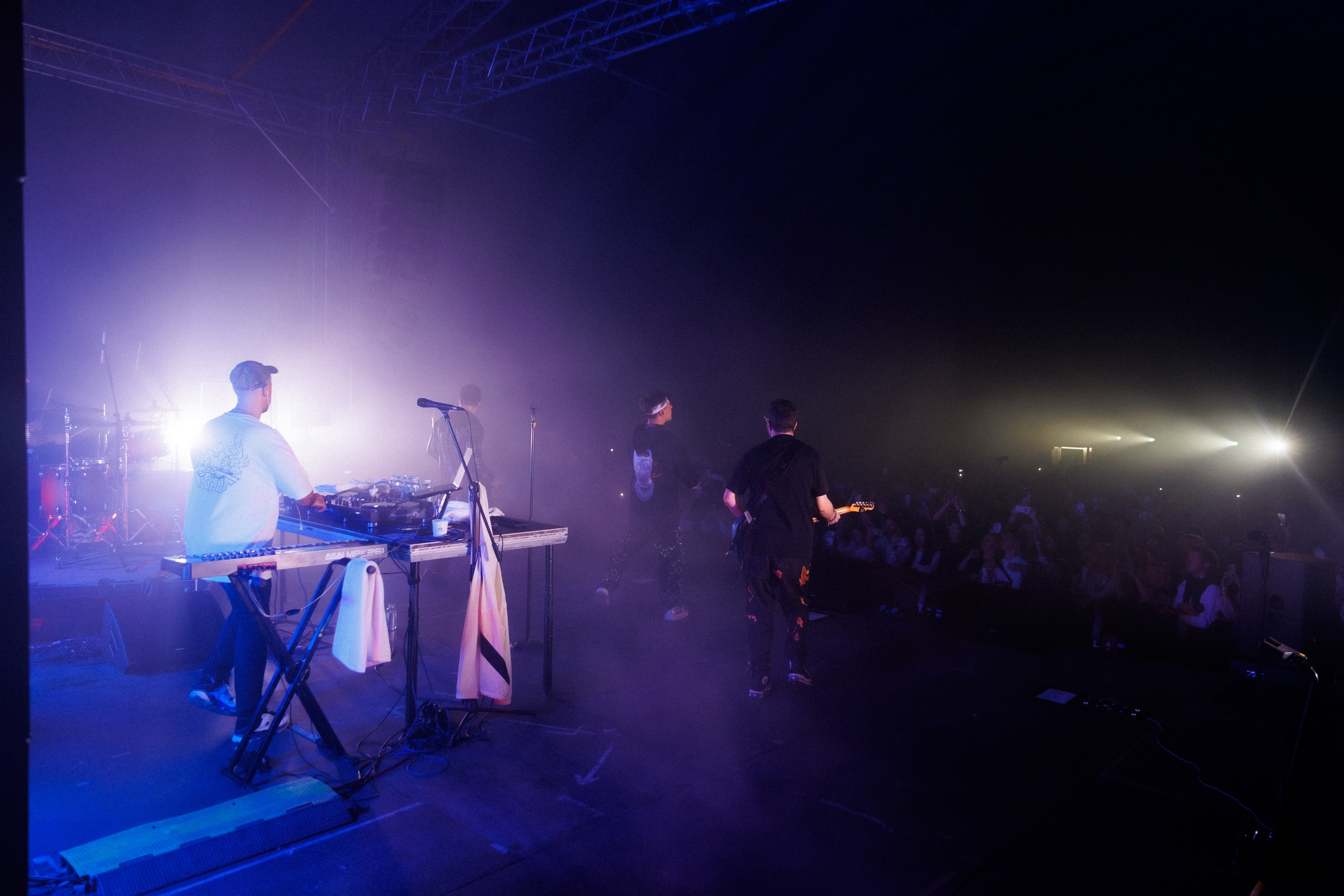 Фотоотчёт и репортаж с концерта группы GAYAZOV$ BROTHER$. Красильников Евгений — профессиональный фотограф в Ростове-на-Дону