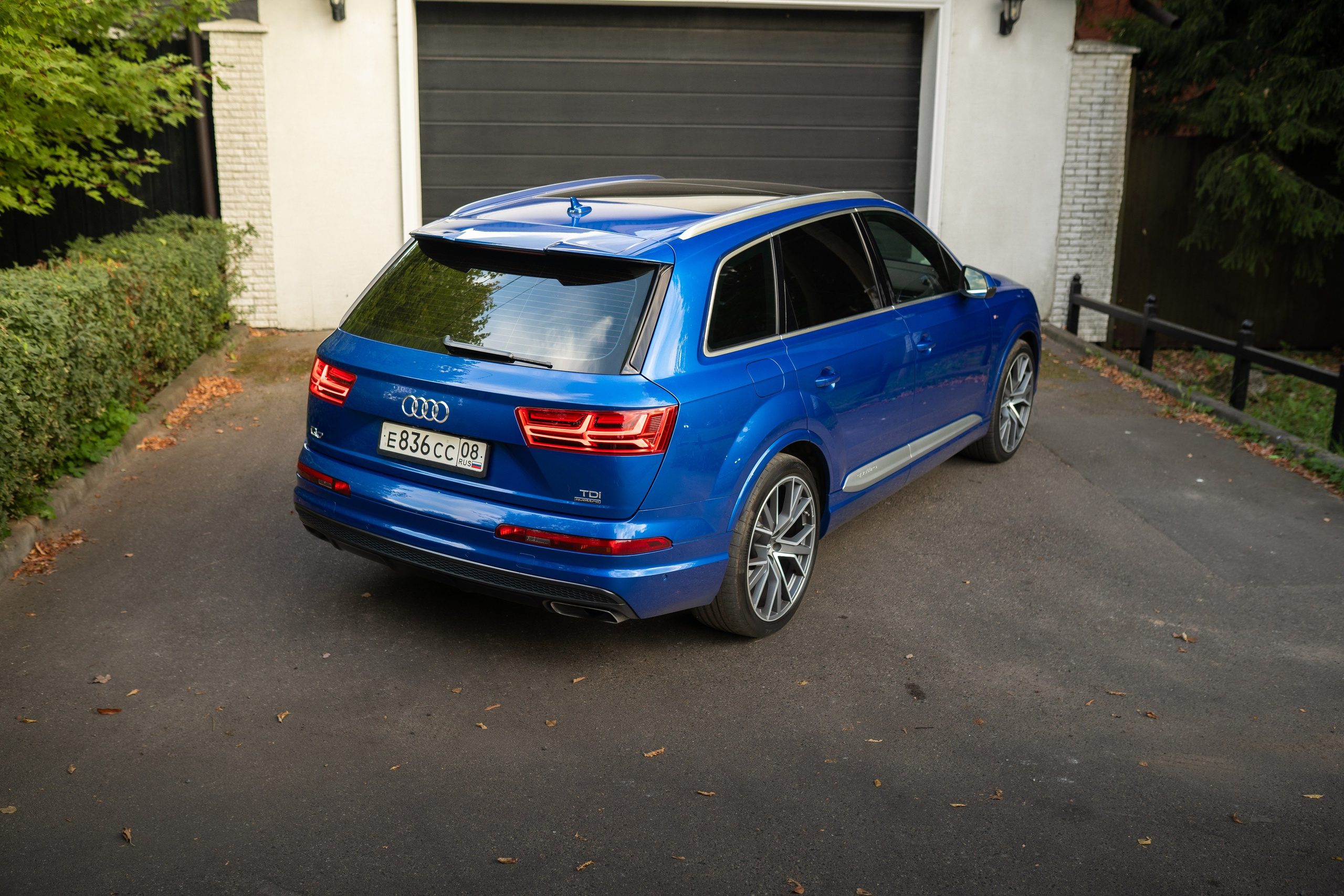 Audi Q7. Mirllaev