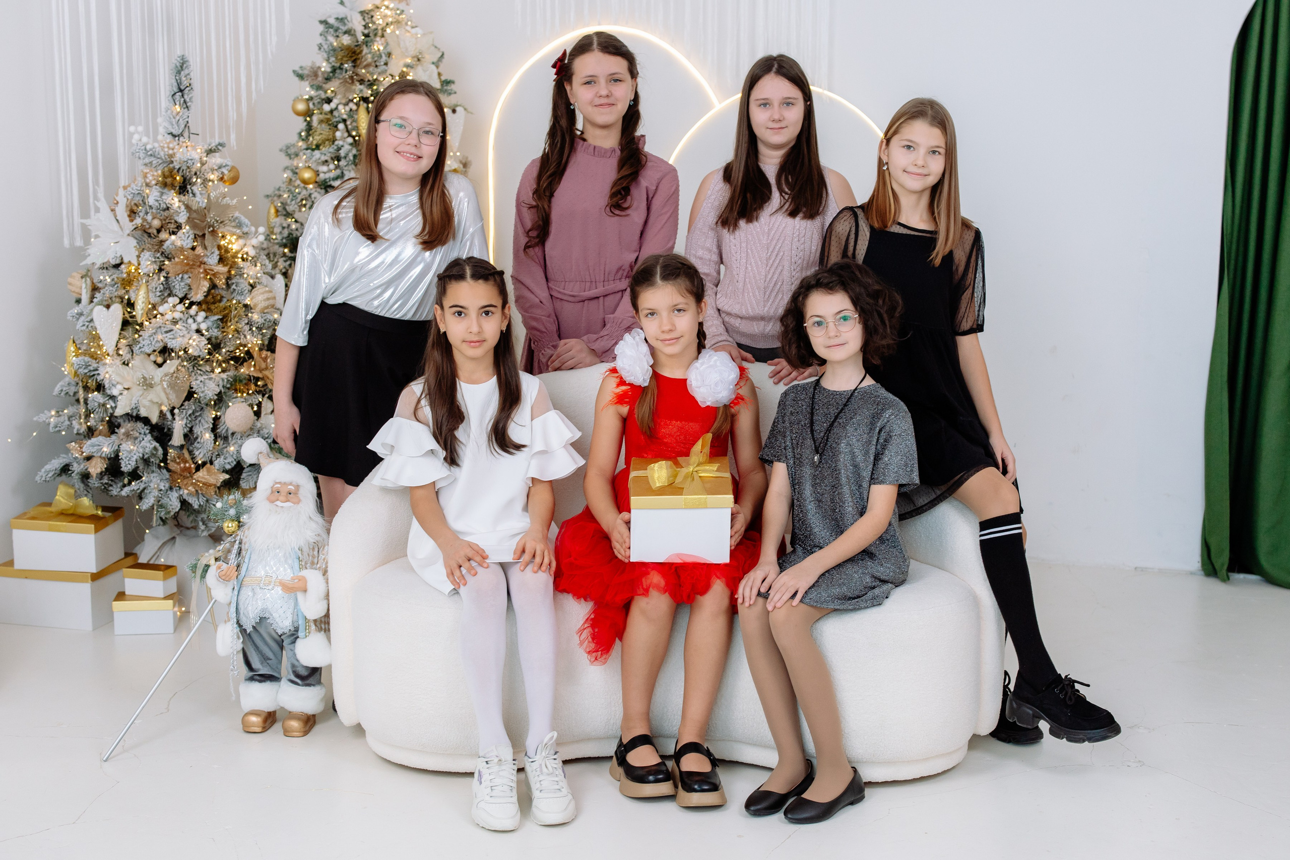 Студия новогодние 4 класс. Выпускные альбомы Чехов