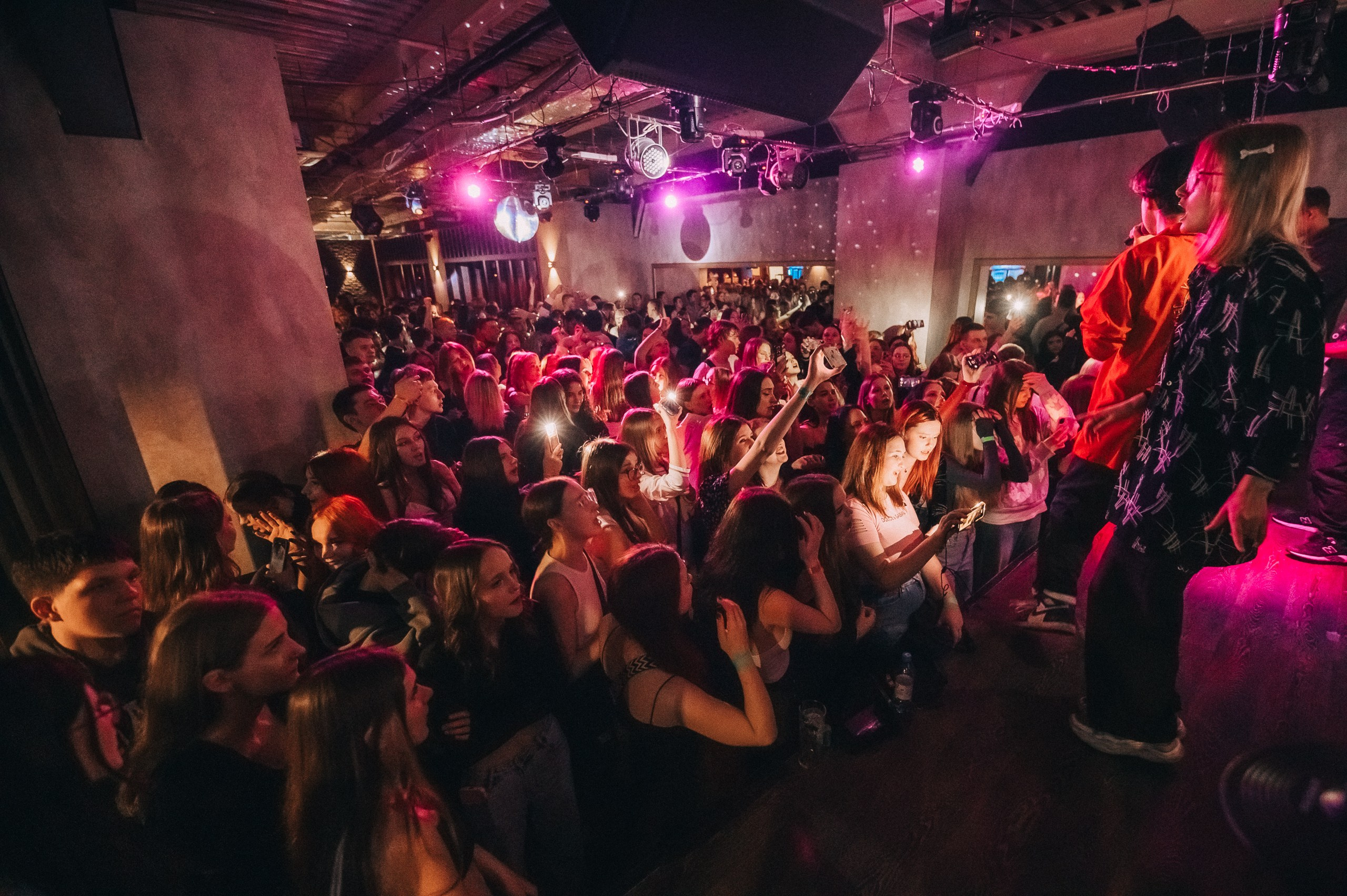 8 MARCH WOMENS DAY PARTY. Фотограф в Кемерово Владислав Шульц