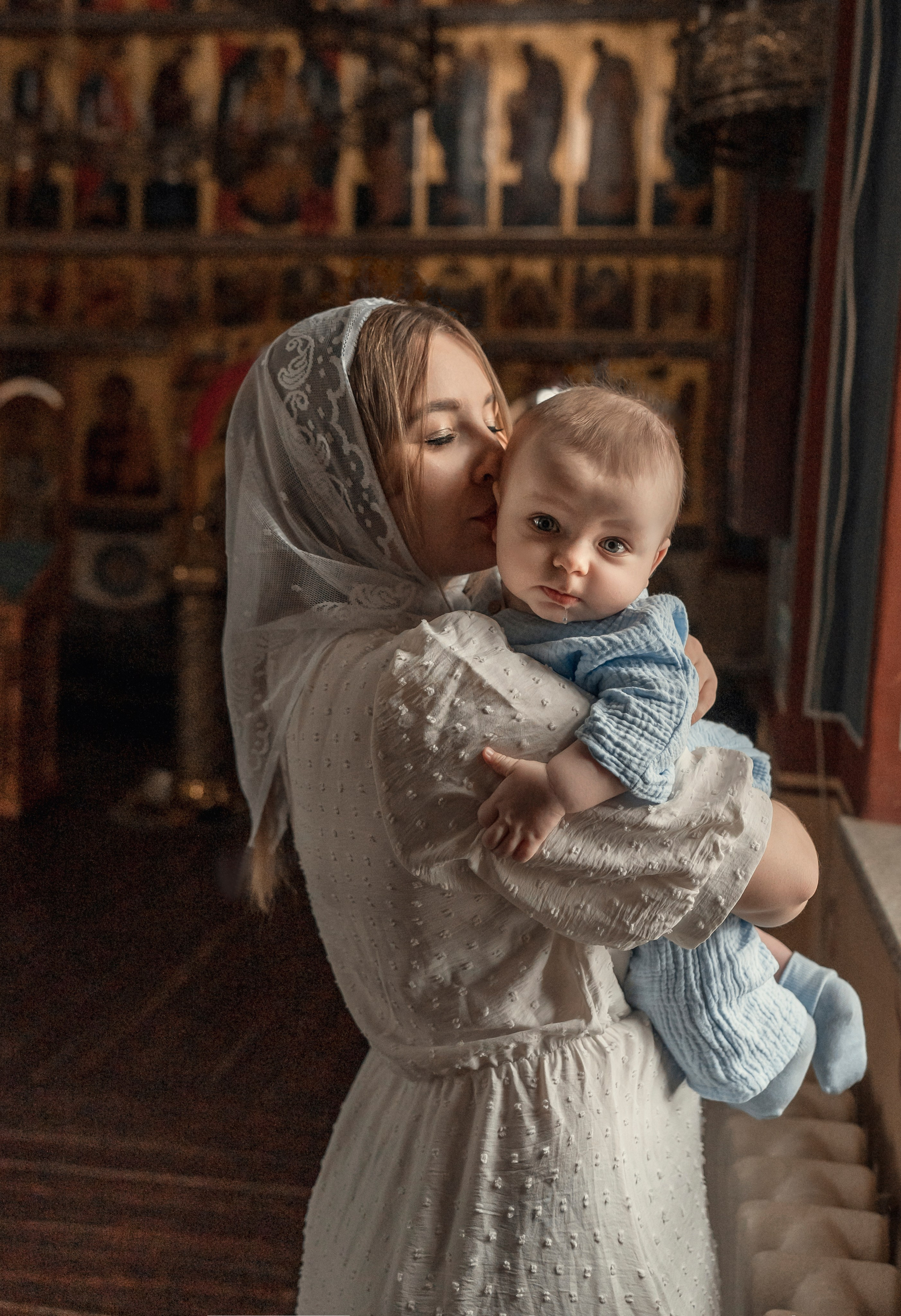 Крещение Демьяна. Успенское. Семейный фотограф и фотограф на таинства в Москве Юлия Калайджян