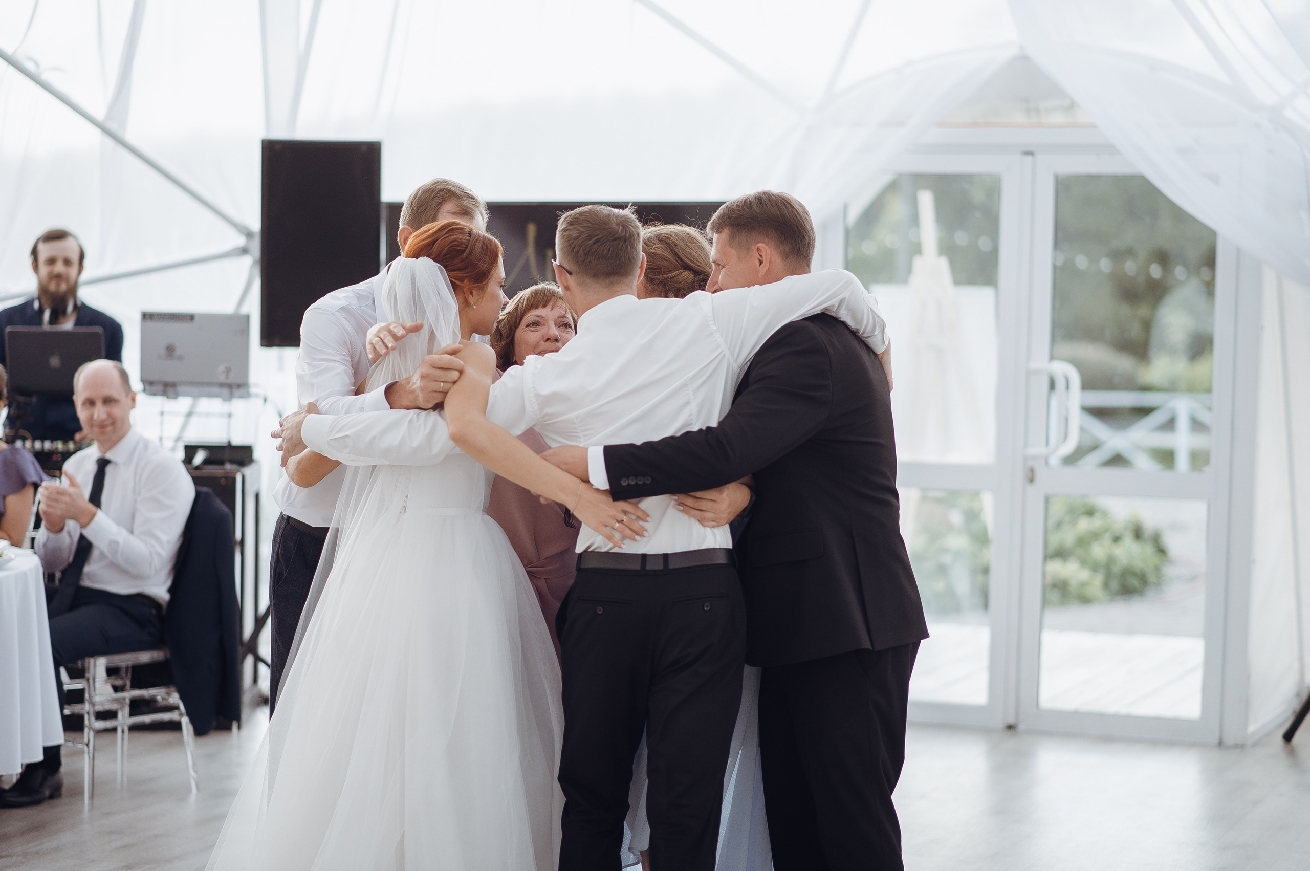 Семейный и дружелюбный свадебный день Людмилы и Сергея. Свадебный фотограф в Ярославле Денис Медоваров