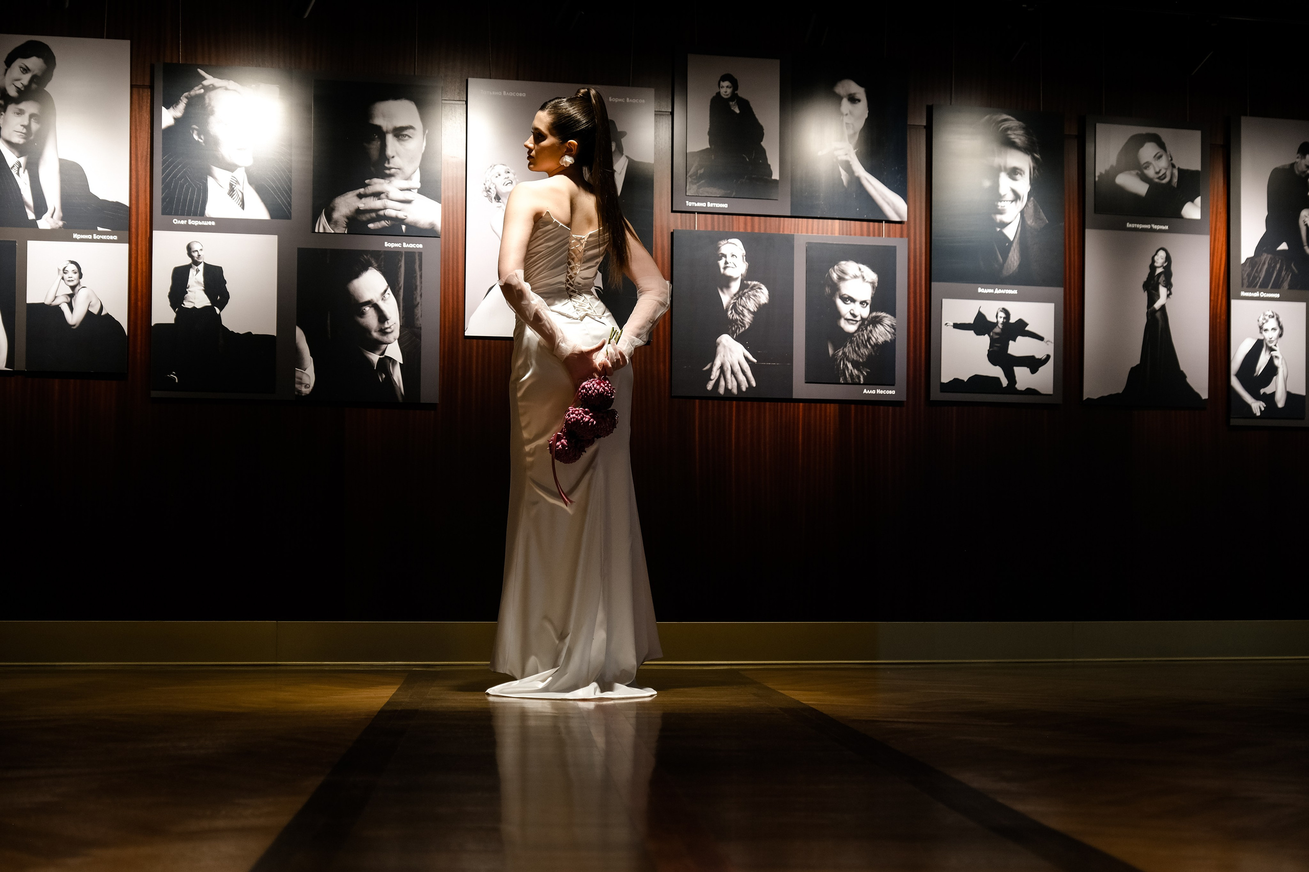 Свадебная фотосессия в театре драмы имени Наума Орлова. Свадебный фотограф в Челябинске Сырчикова Наталья