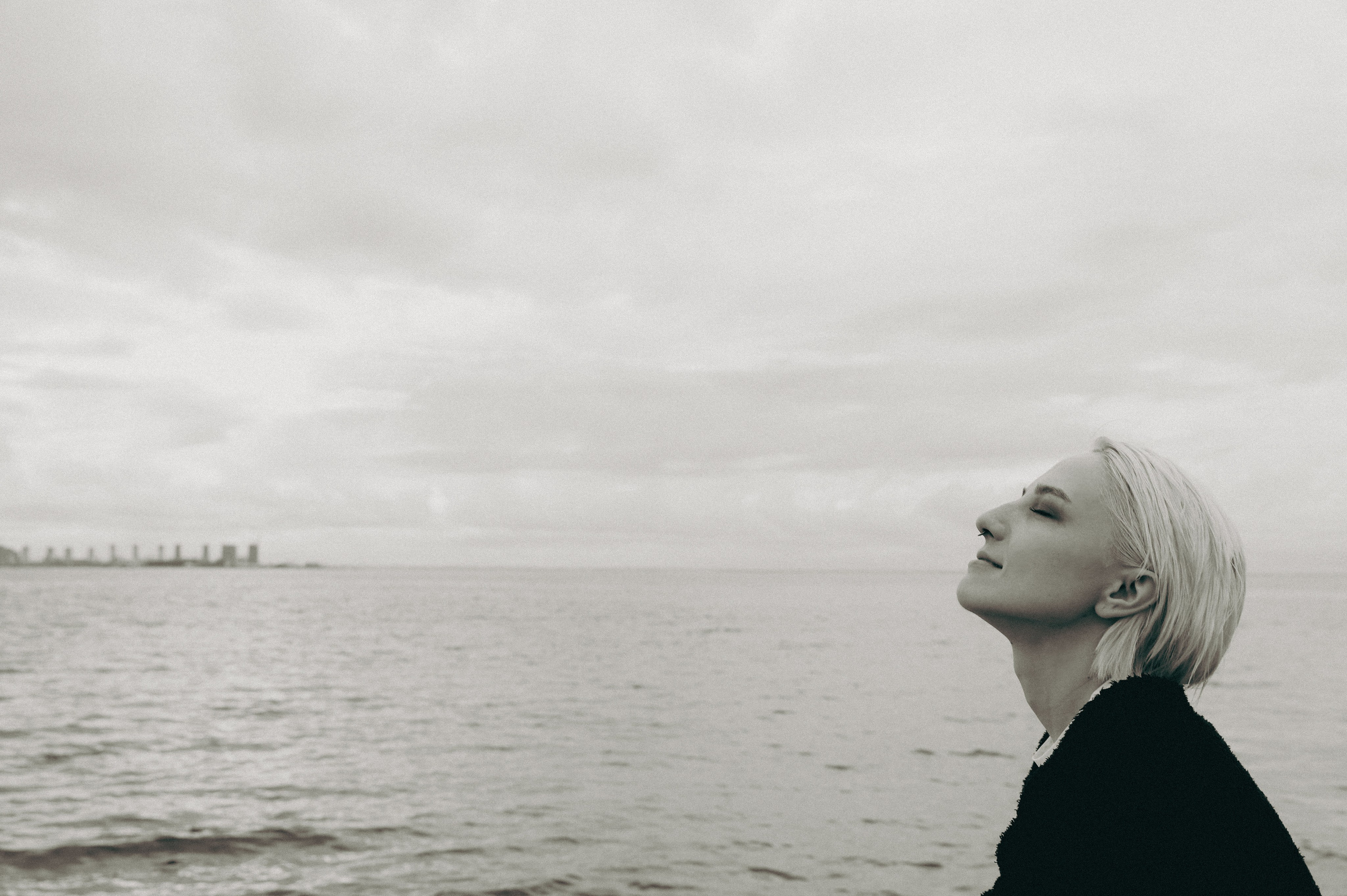 Таня. Фотосессия на пляже осенью. Портретный и эротический фотограф Ирина Подборская (18+)