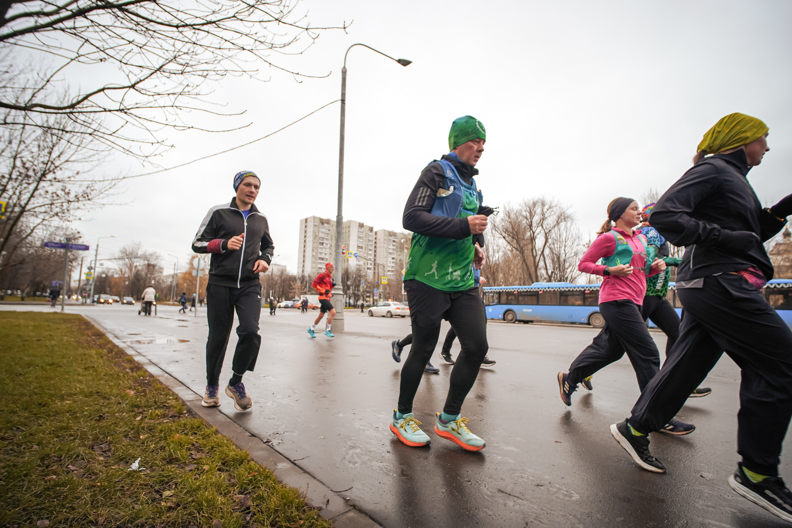 #марафонудома #яuzarun 2024 2-я петля, группа 6:30. Роман Капилюшов. Бег. Фото. Видео. г. Люберцы