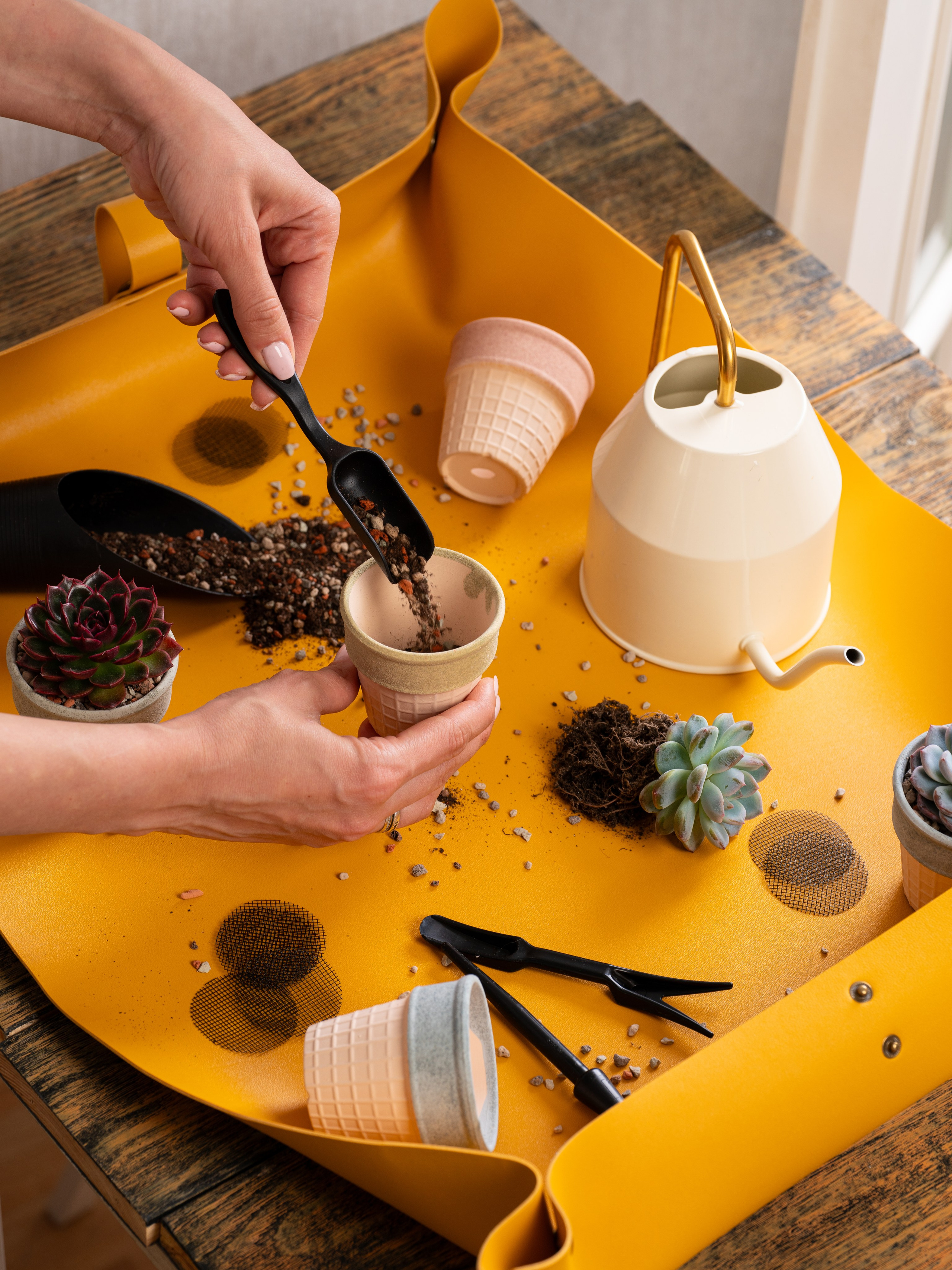 В декоре. Предметный фотограф