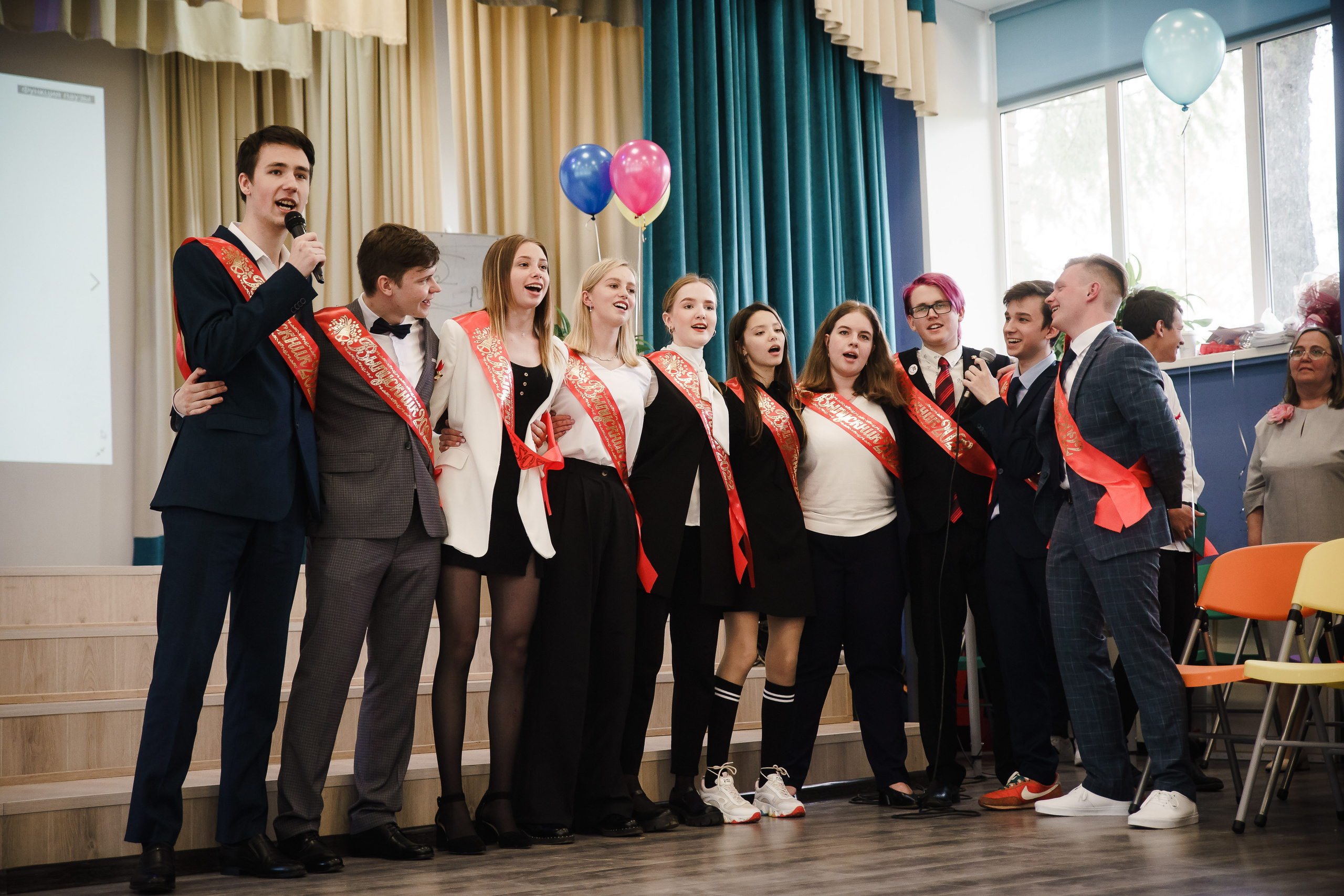 Последний звонок — 18 школа г. Ярославль. Репортажный фотограф Сергей Сажин г. Ярославль
