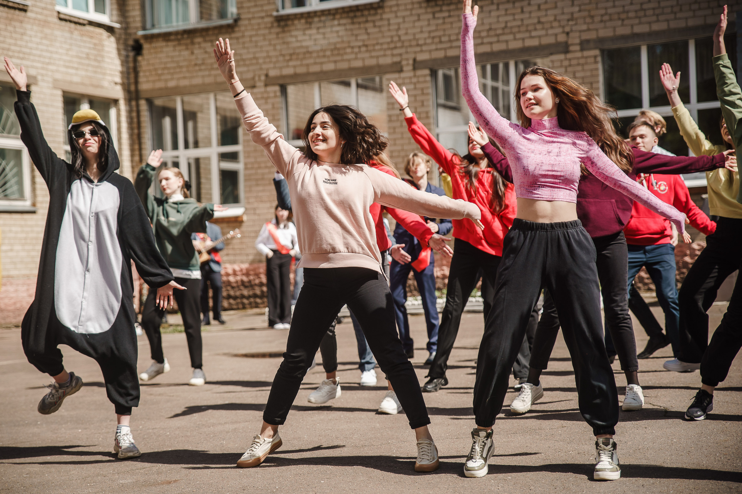 Последний звонок — 18 школа г. Ярославль. Репортажный фотограф Сергей Сажин г. Ярославль