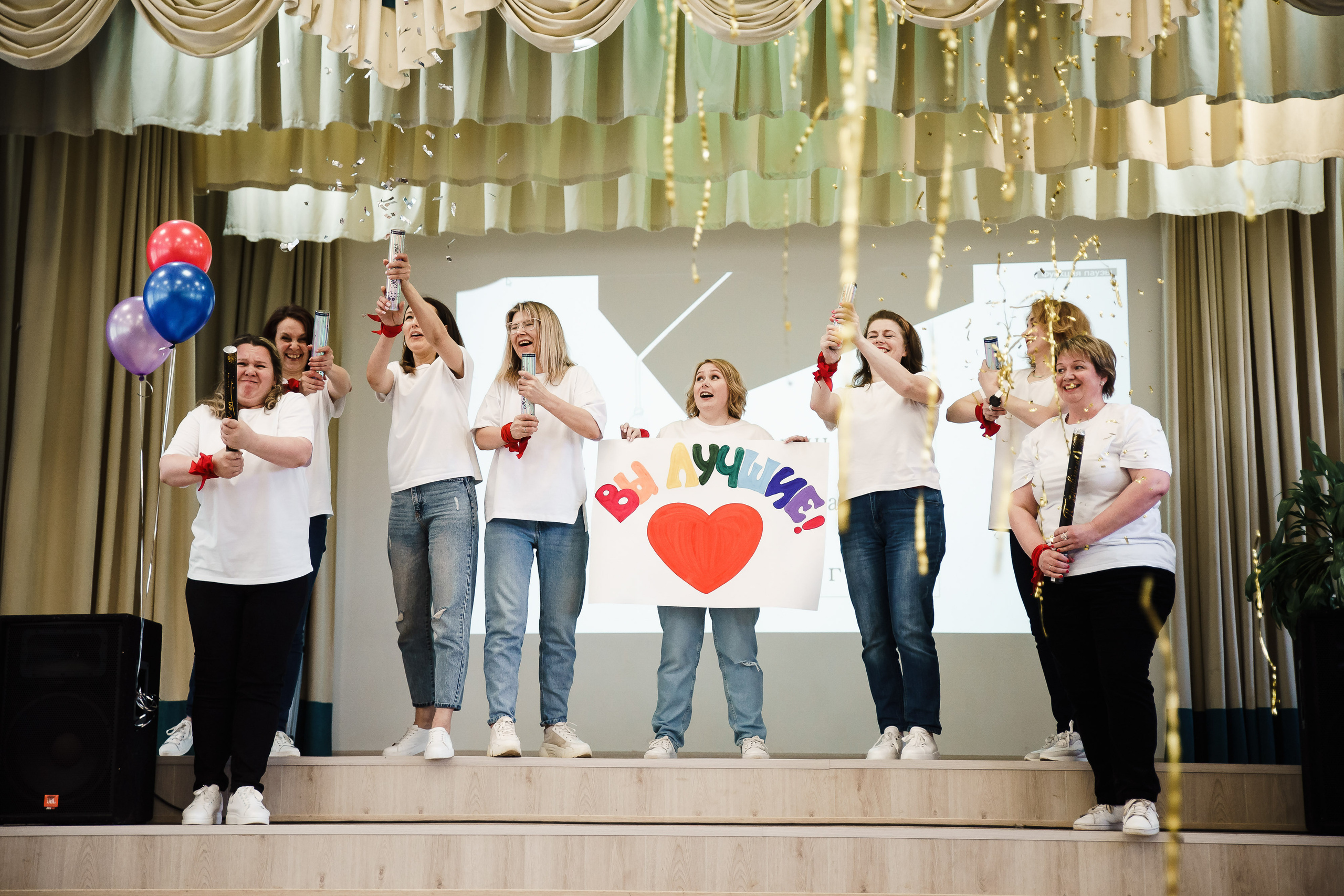 Последний звонок — 18 школа г. Ярославль. Репортажный фотограф Сергей Сажин г. Ярославль
