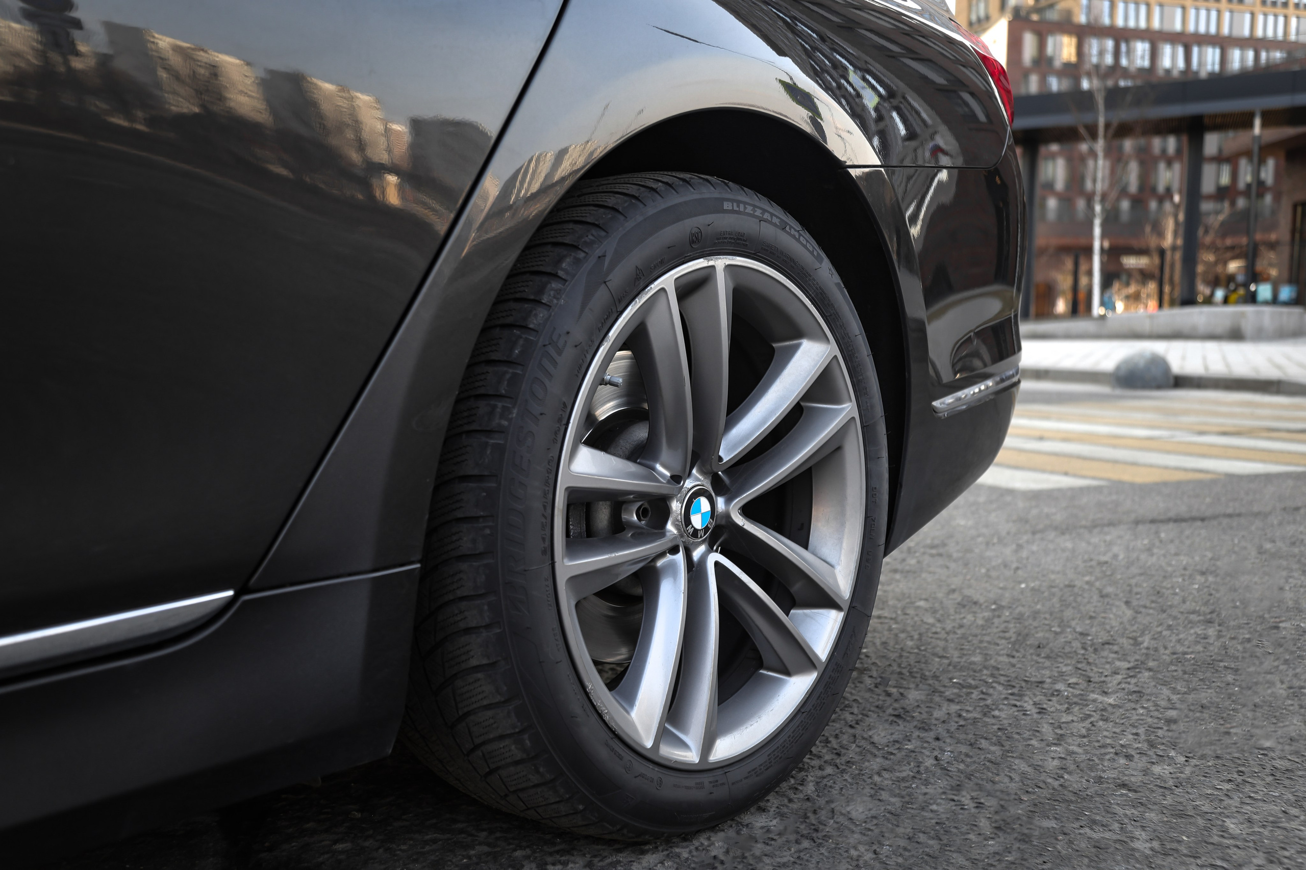 2017 BMW 750 Ld XDrive. Mixturecaptures